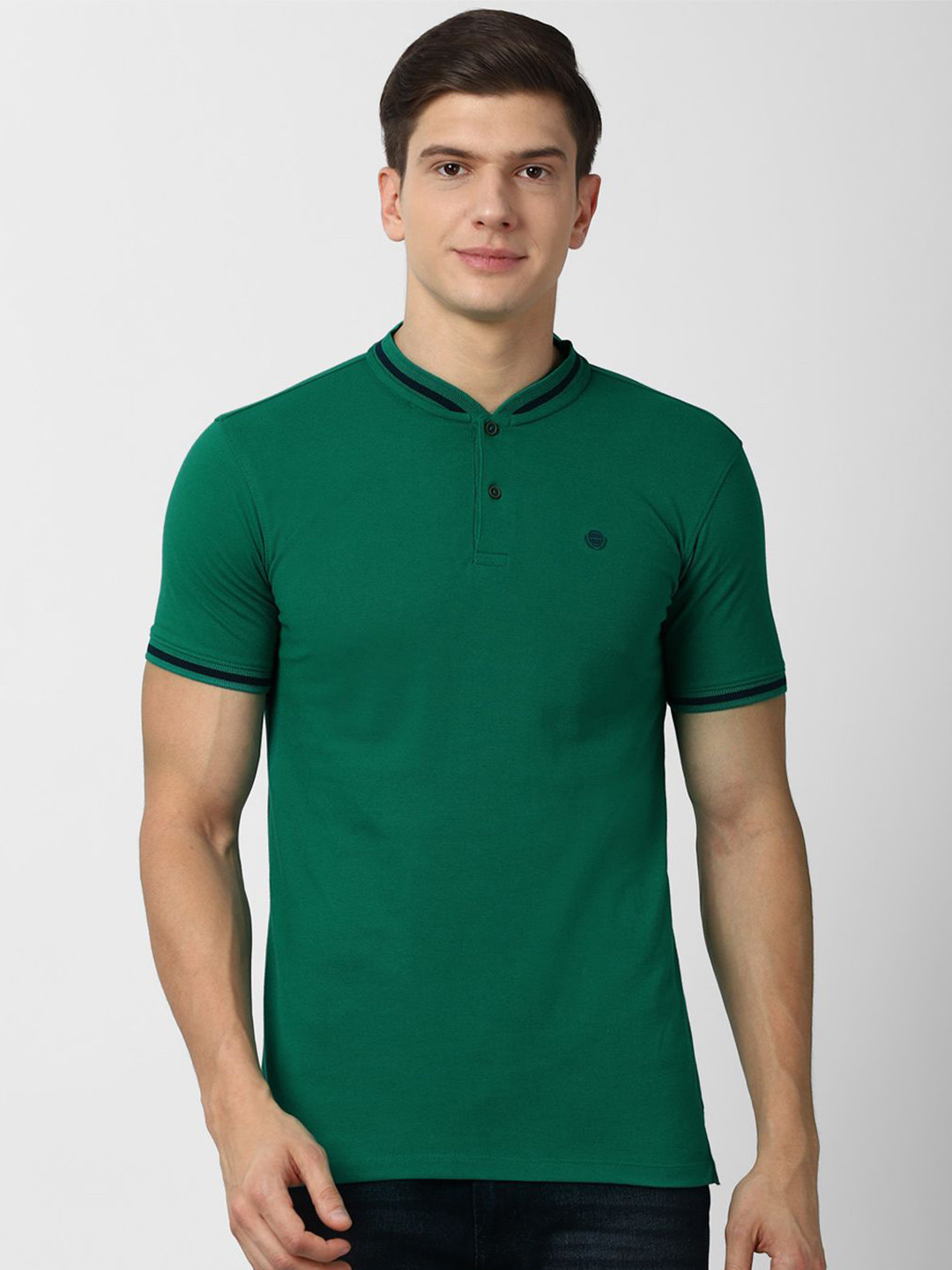 

PETER ENGLAND UNIVERSITY Henley Neck Slim Fit T-shirt, Green