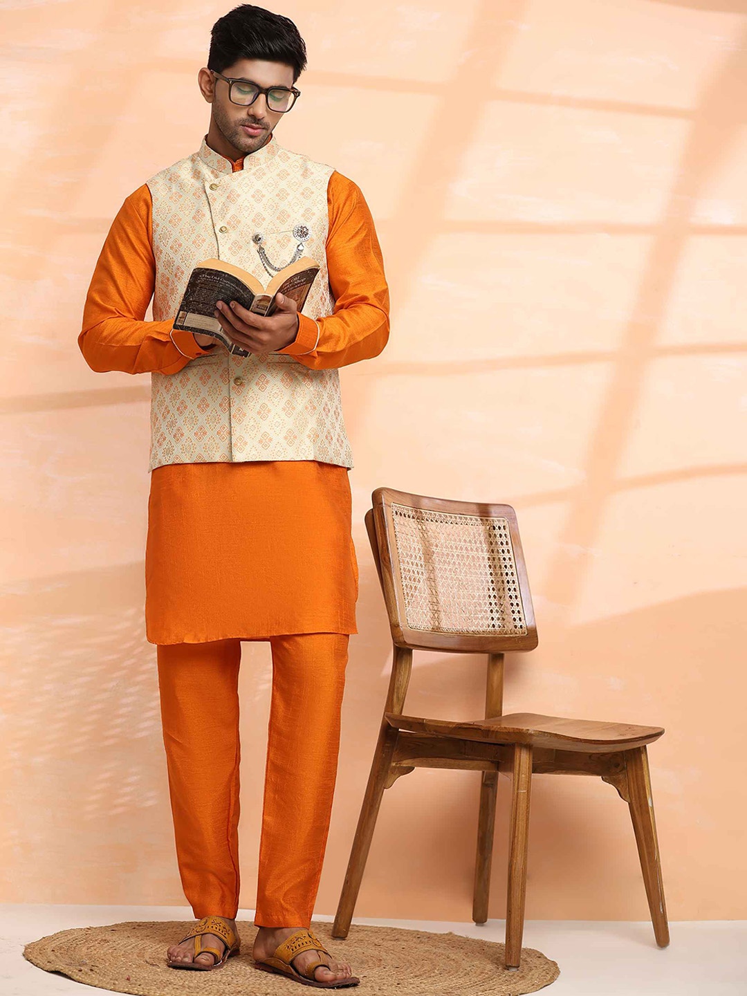 

Pro-Ethic STYLE DEVELOPER Mandarin Collar Jacquard Straight Pure Silk Kurta With Trouser, Orange
