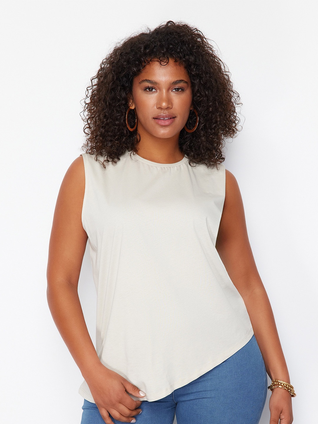 

Trendyol Plus Size Round Neck Short Sleeves Cotton Regular T-shirt, White