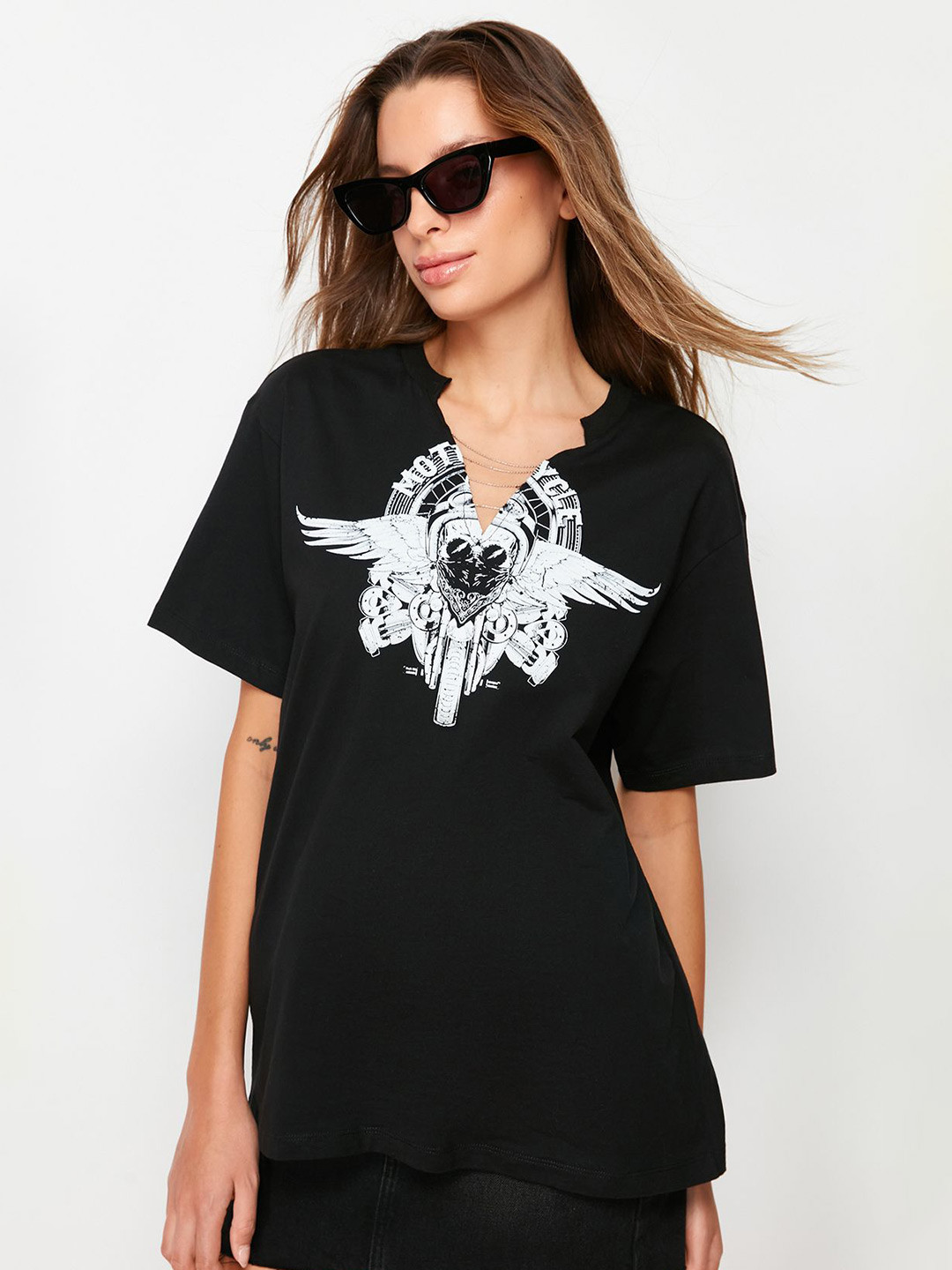 

Trendyol Women Graphic Printed Mandarin Collar T-shirt, Black