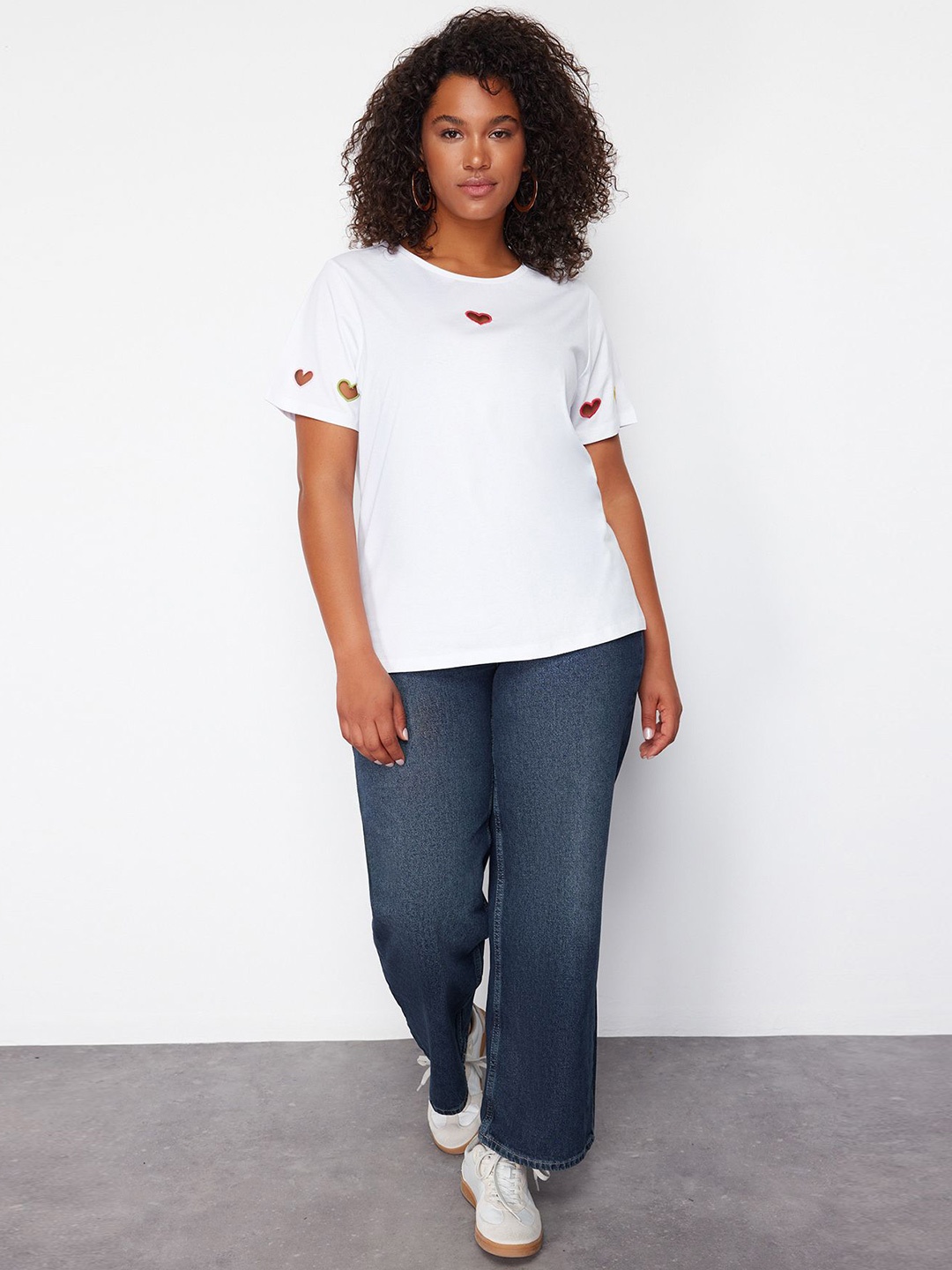 

Trendyol Round Neck Cotton T-shirt, White