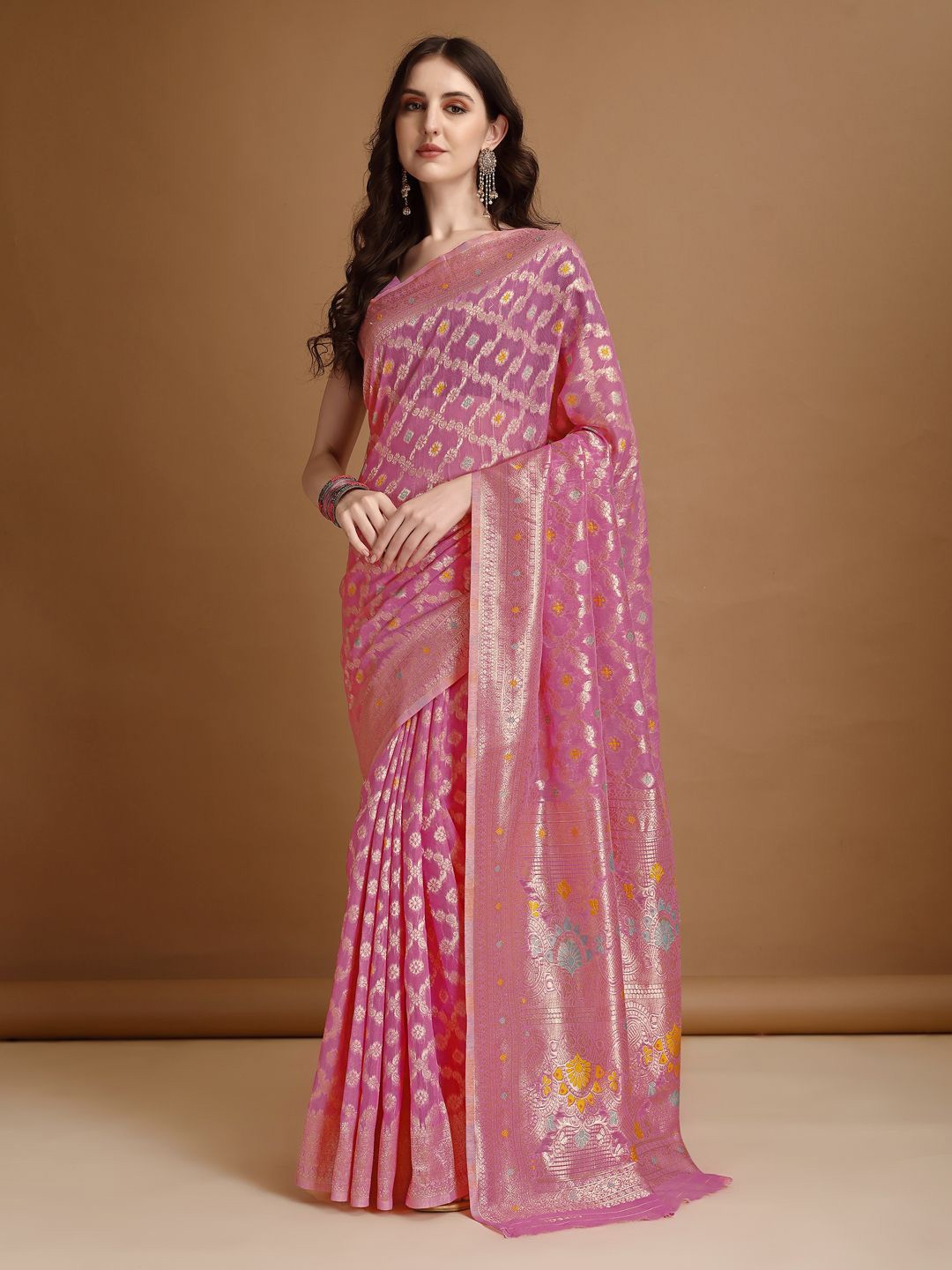 

MAGMINA Woven Design Patchwork Banarasi Saree, Pink