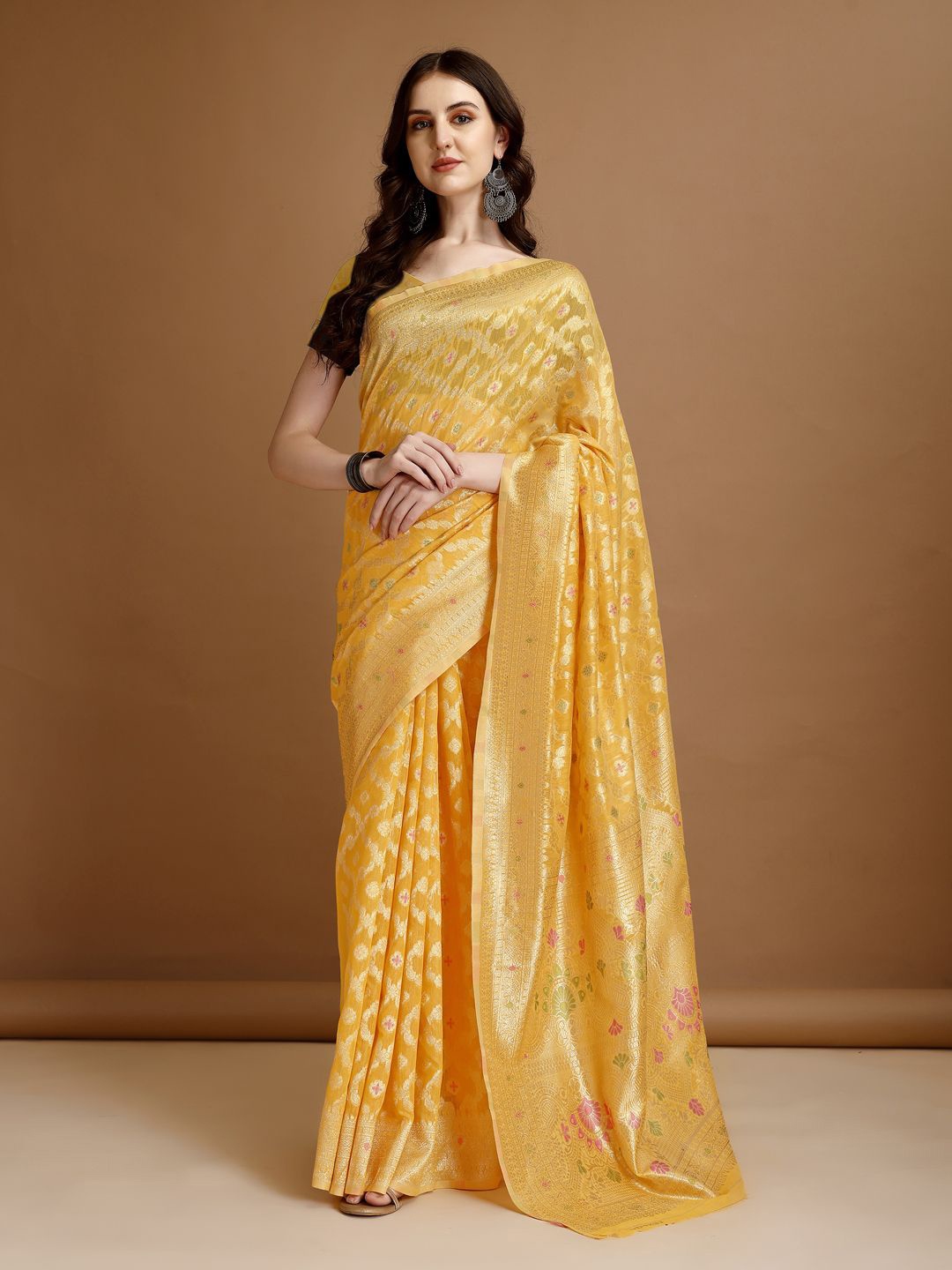

MAGMINA Ethnic Motifs Zari Banarasi Saree, Yellow