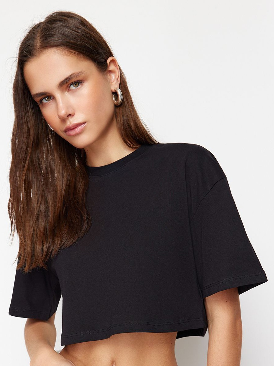 

Trendyol Round Neck Drop-Shoulder Sleeves Cotton Crop T-shirt, Black