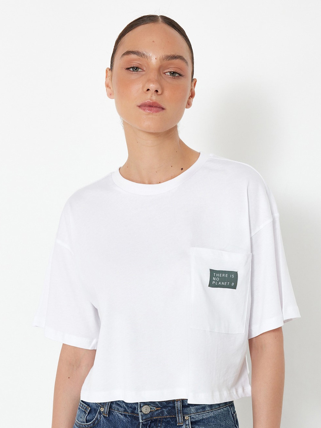 

Trendyol Round Neck Drop-Shoulder Sleeves Pure Cotton Crop T-shirt, White