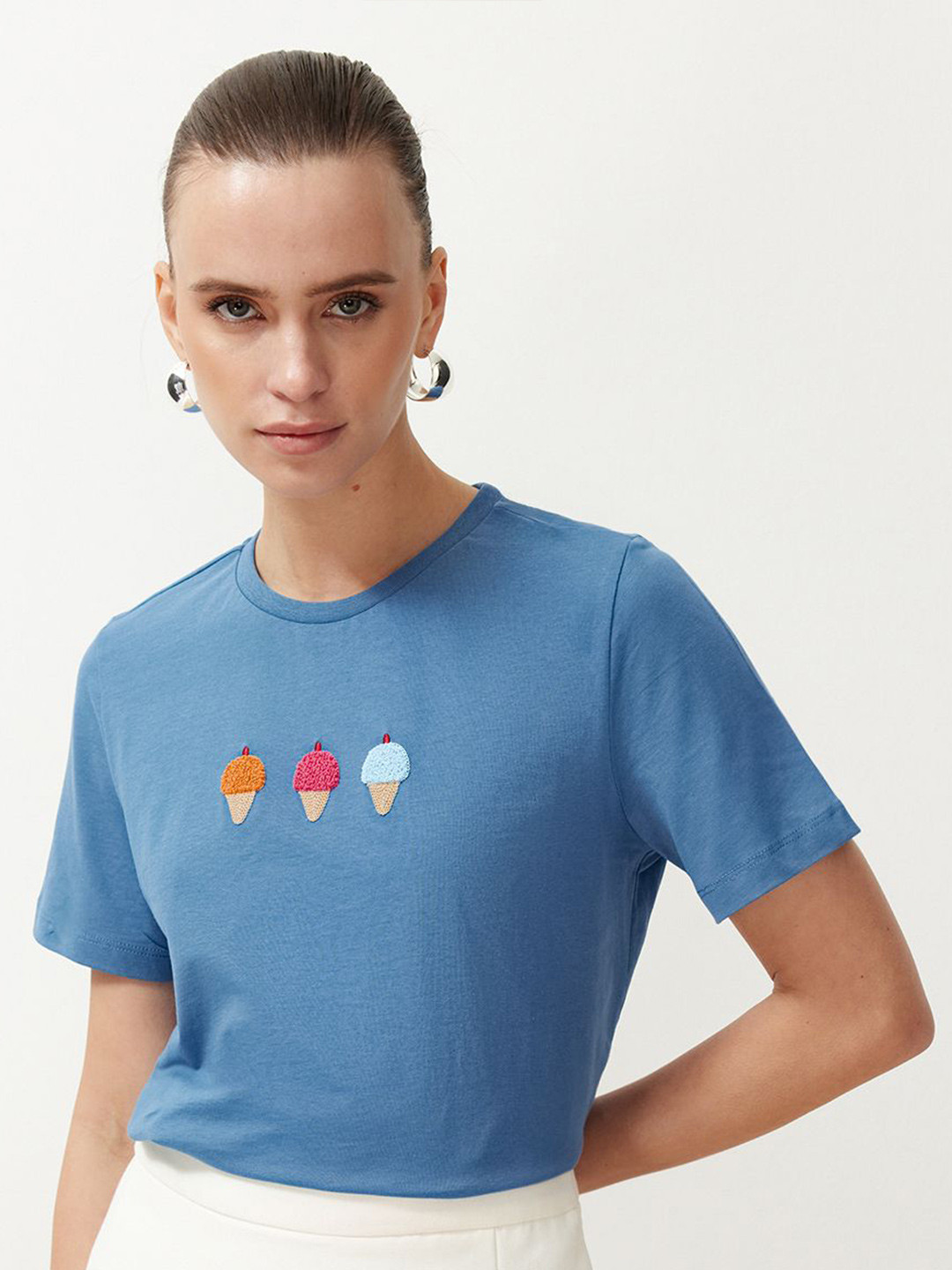 

Trendyol Graphic Printed Round Neck Cotton Regular T-shirt, Blue