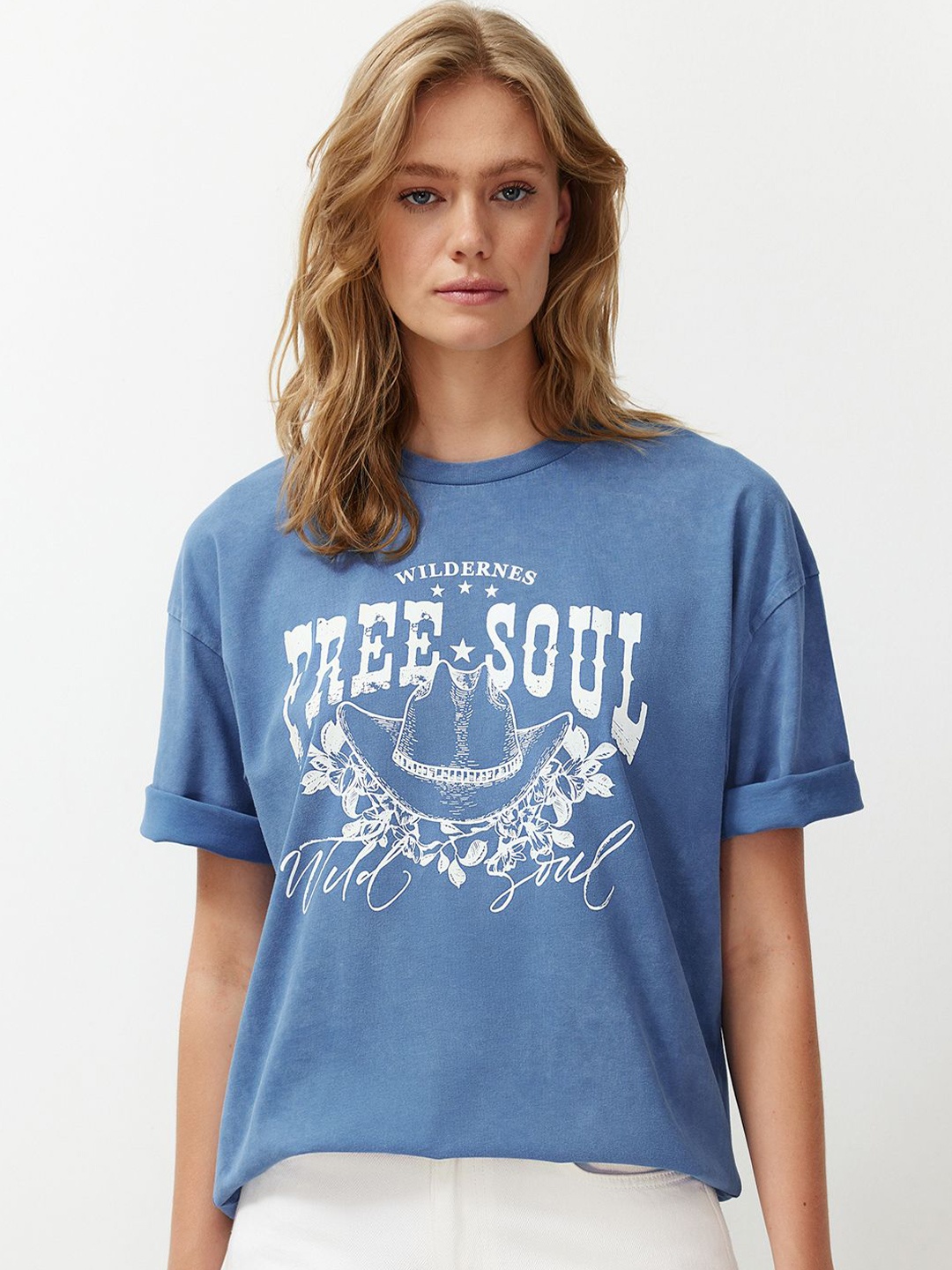 

Trendyol Typography Printed Drop-Shoulder Sleeves Cotton T-shirt, Blue
