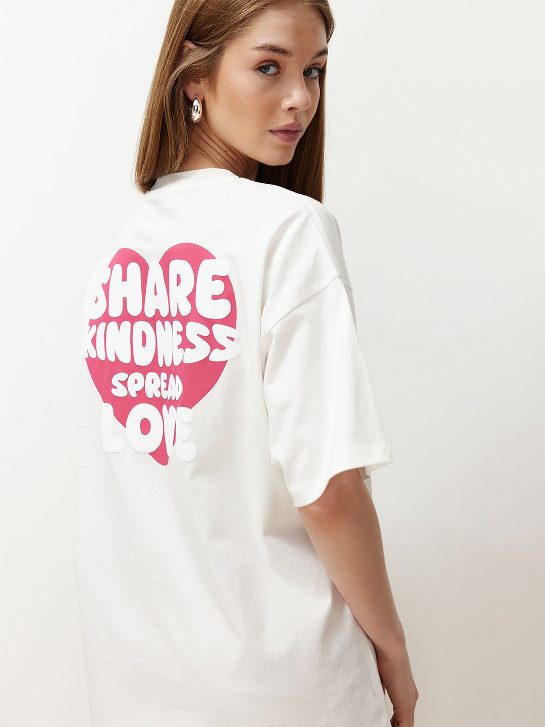 

Trendyol Typography Printed Drop-Shoulder Sleeves Cotton Regular T-shirt, White