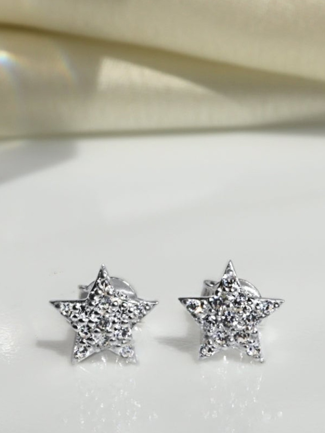 

HighSpark 925 Sterling Silver Cubic Zirconia Studded Studs Earrings