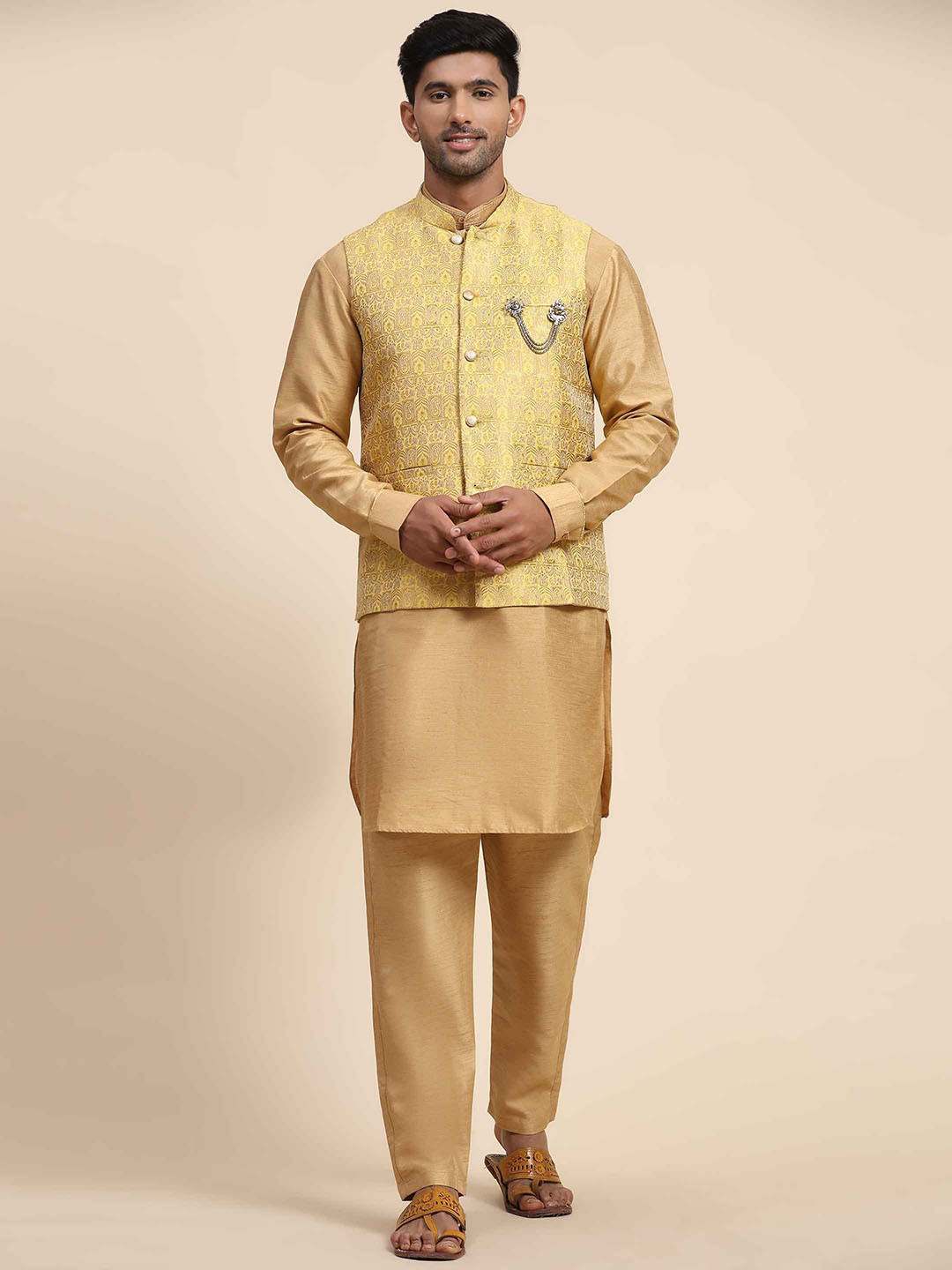 

Pro-Ethic STYLE DEVELOPER Mandarin Collar Jacquard Straight Pure Silk Kurta With Trouser, Gold