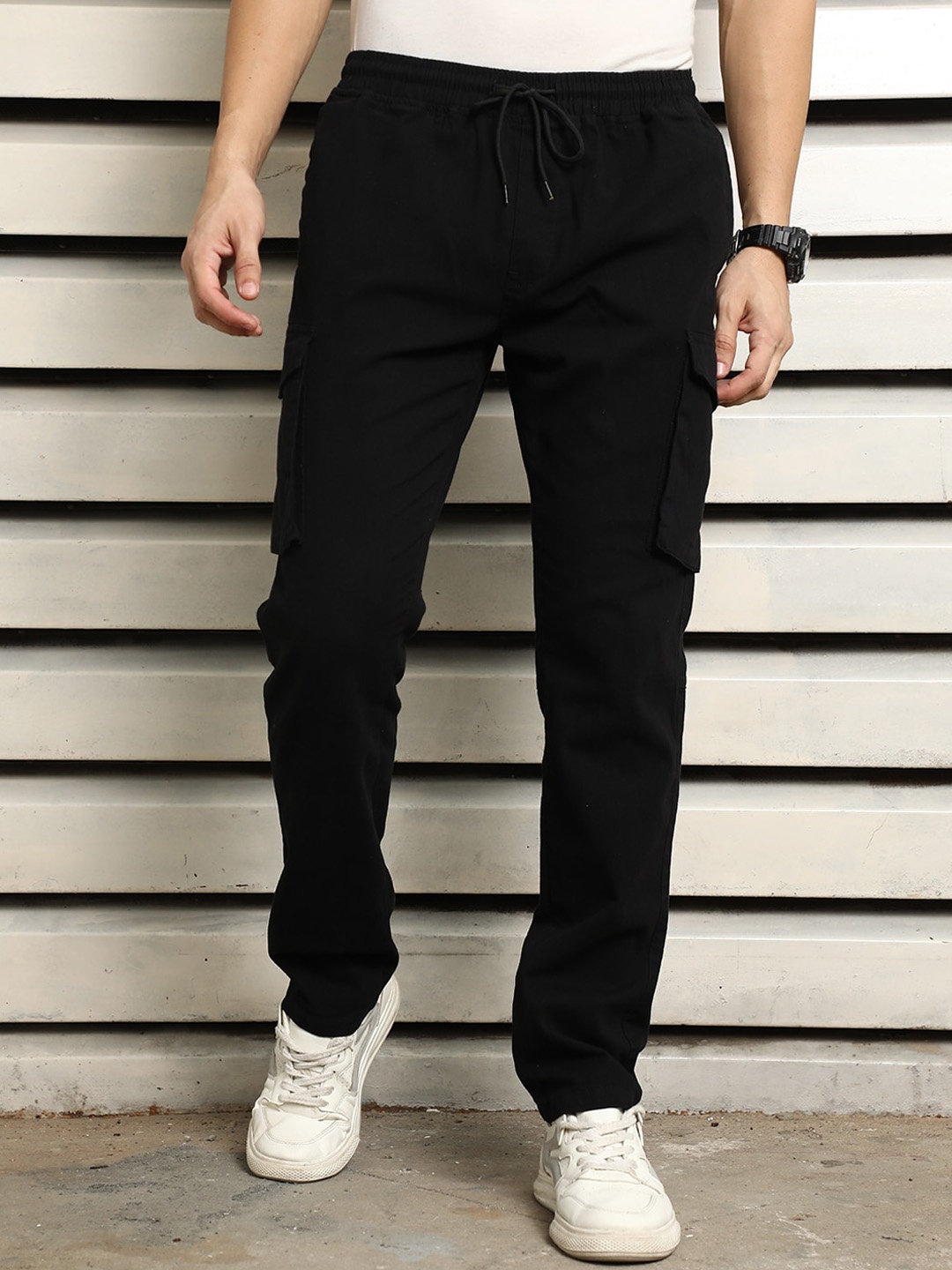 

High Star Men Loose Fit Mid-Rise Easy Wash Cotton Cargos Trousers, Black