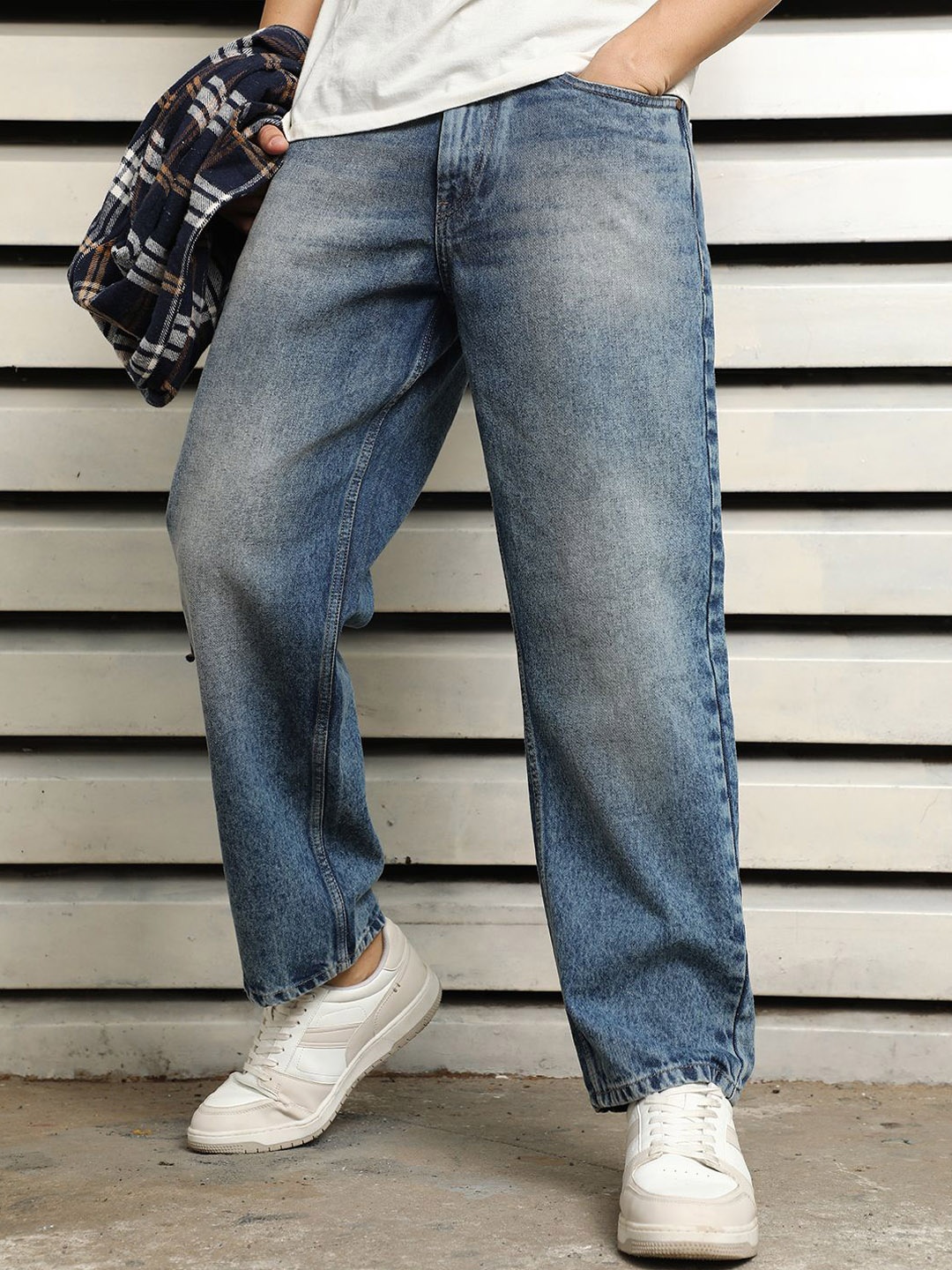 

High Star Men Relaxed Fit Light Fade Cotton Jeans, Blue