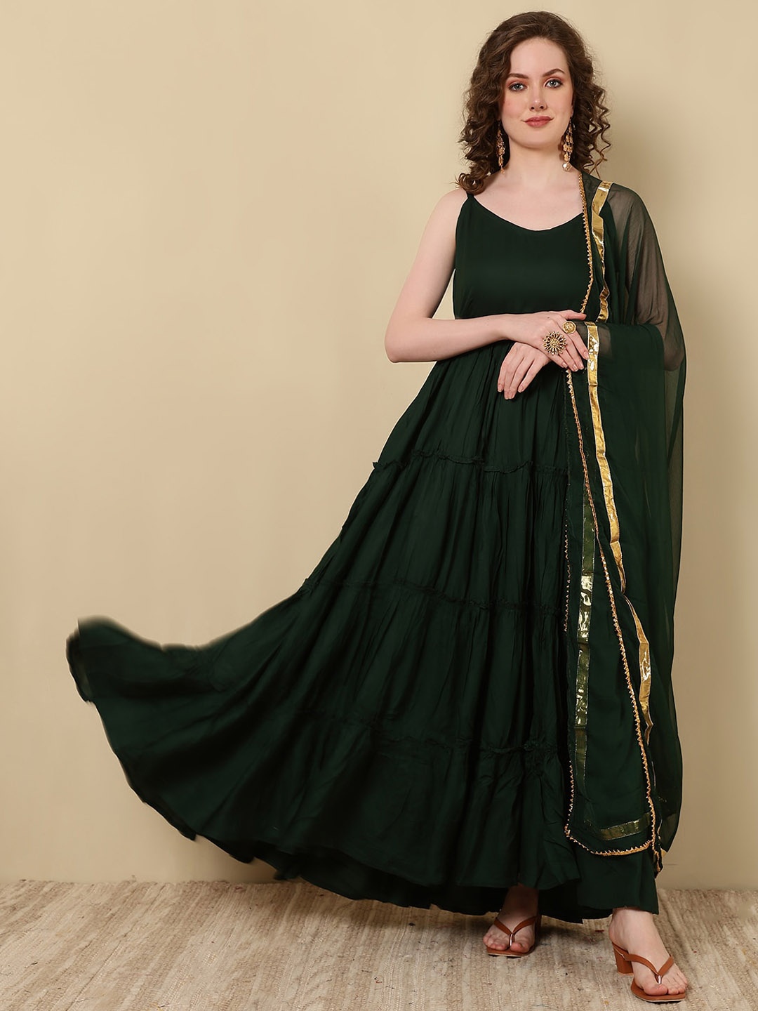 

GLAM ROOTS Embroidered Sequinned Tiering Anarkali Kurta, Green