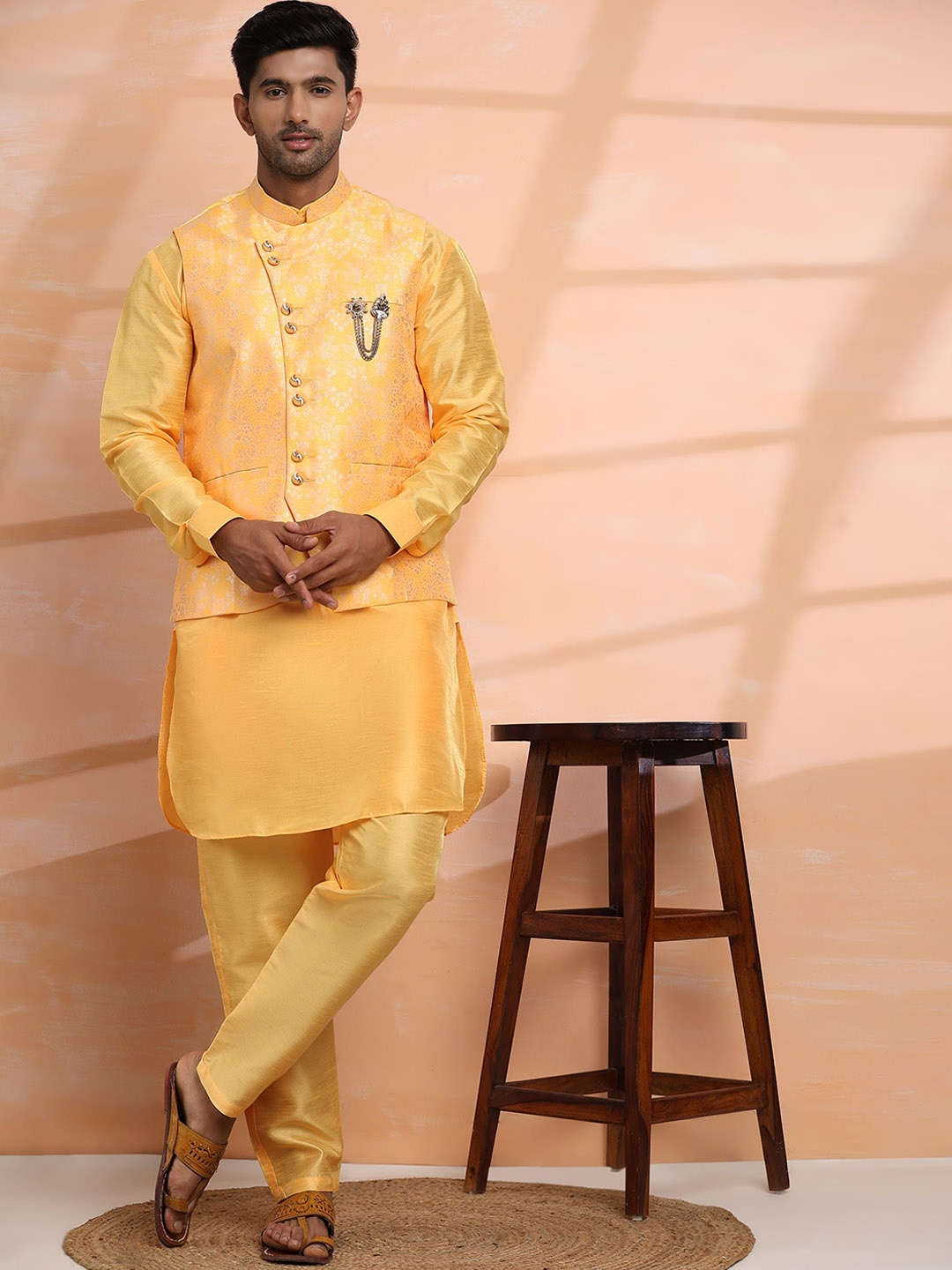 

Pro-Ethic STYLE DEVELOPER Mandarin Collar Pure Silk Jacquard Straight Kurta With Trouser, Yellow