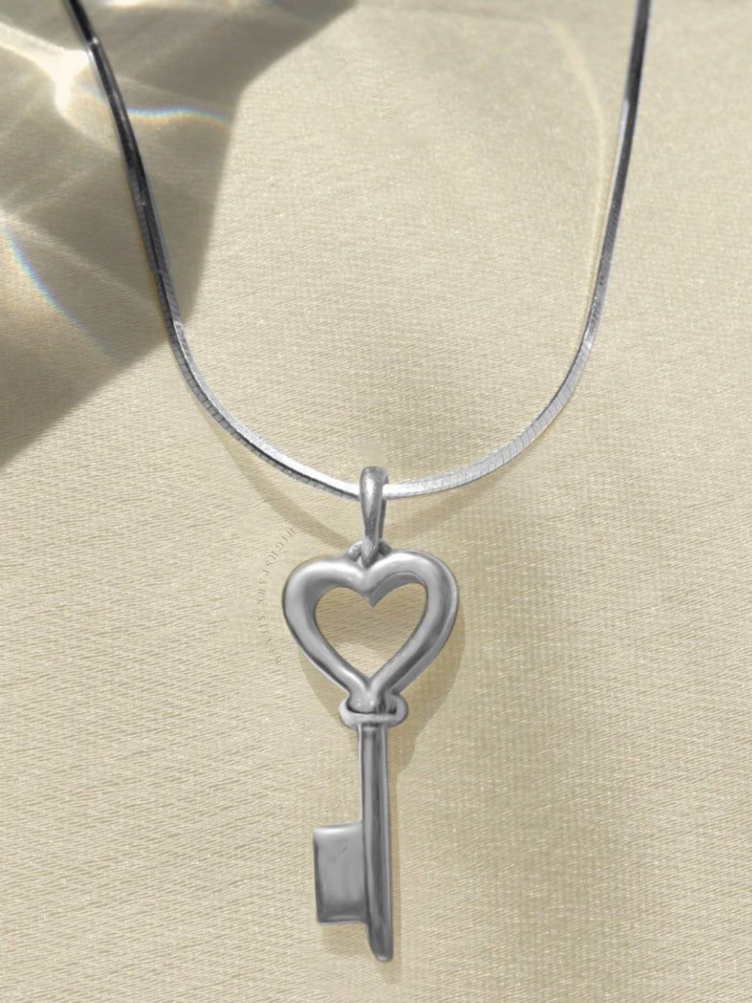 

HighSpark 925 Sterling Silver Key To My Heart Pendant With Chain
