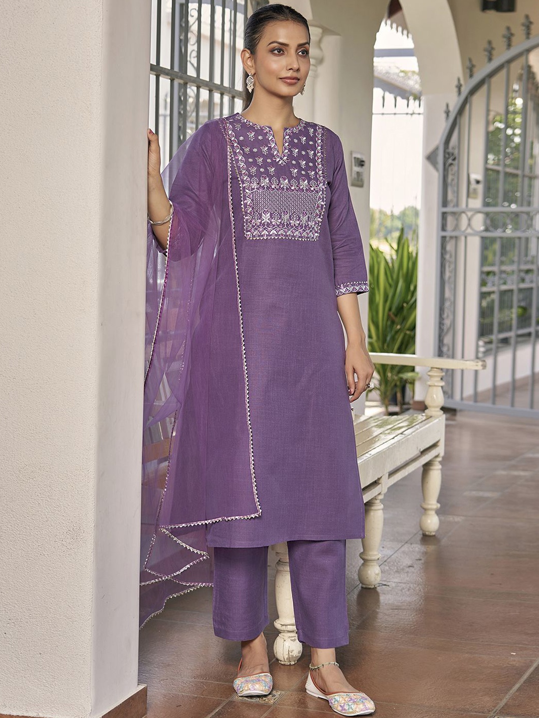 

KALINI Floral Embroidered Regular Thread Work Straight Kurta With Trousers & Dupatta, Lavender