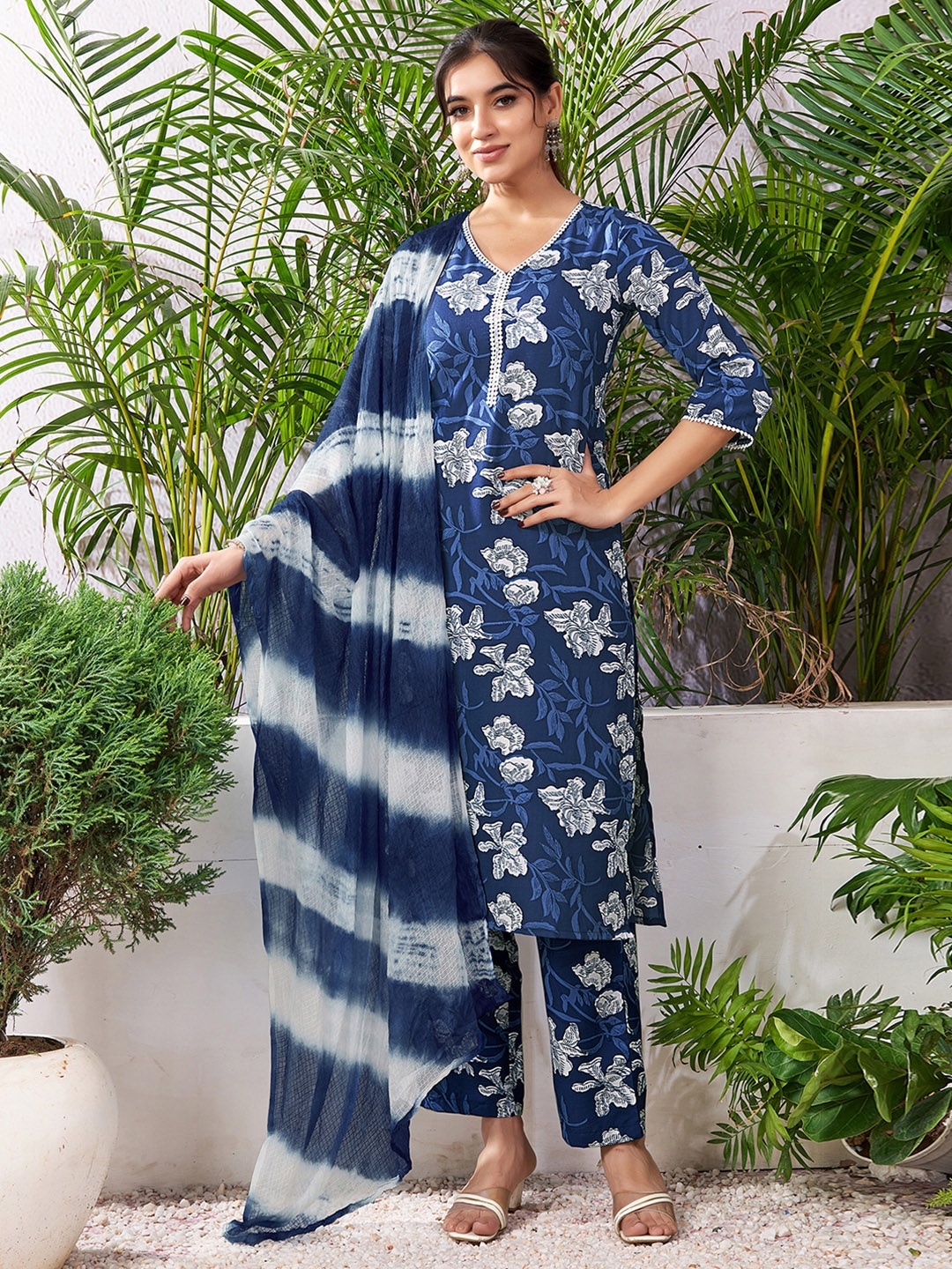

KALINI Floral Printed Regular Gotta Patti Straight Kurta With Trousers & With Dupatta, Blue
