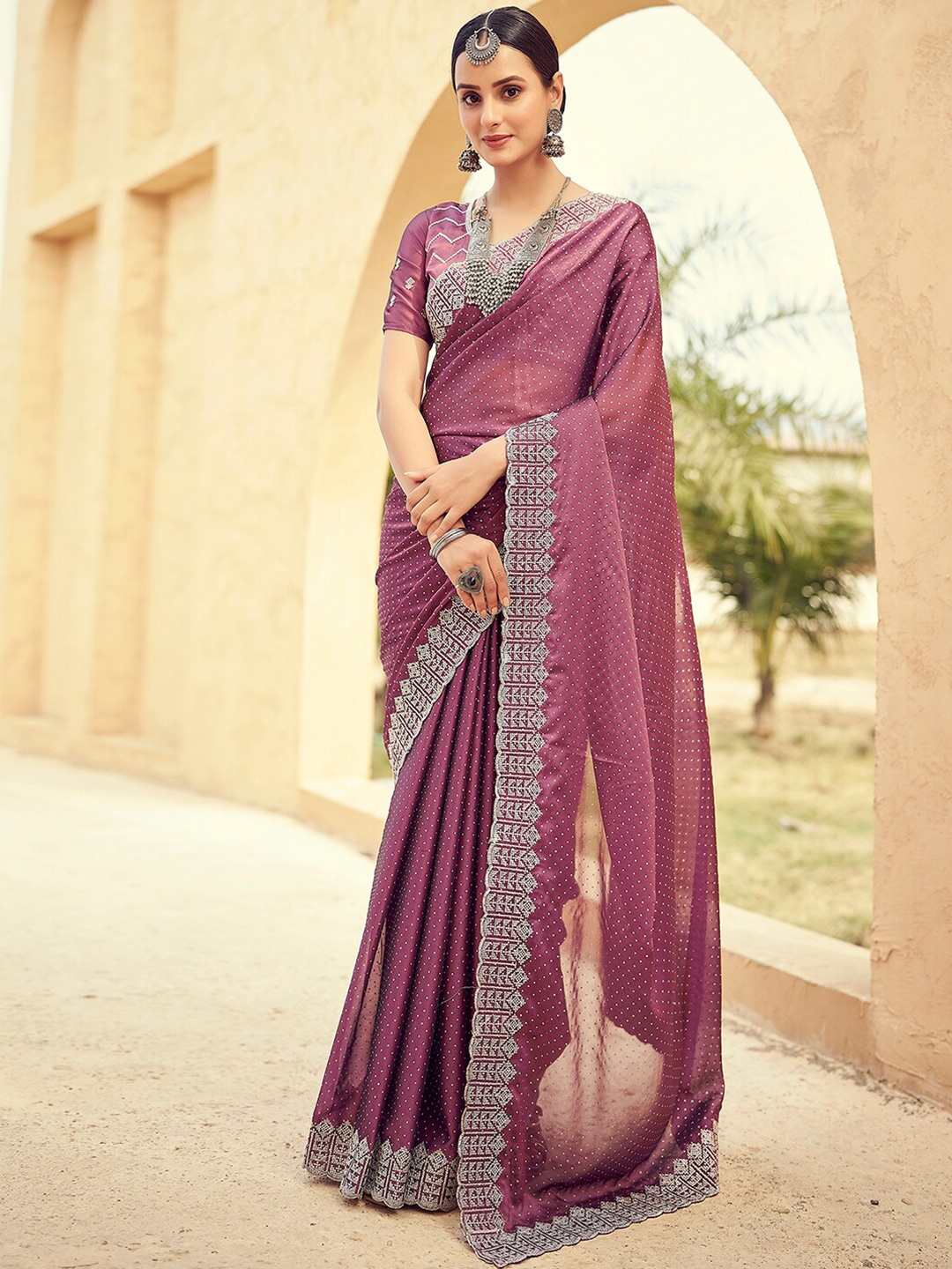 

Satrani Embroidered Saree, Mauve