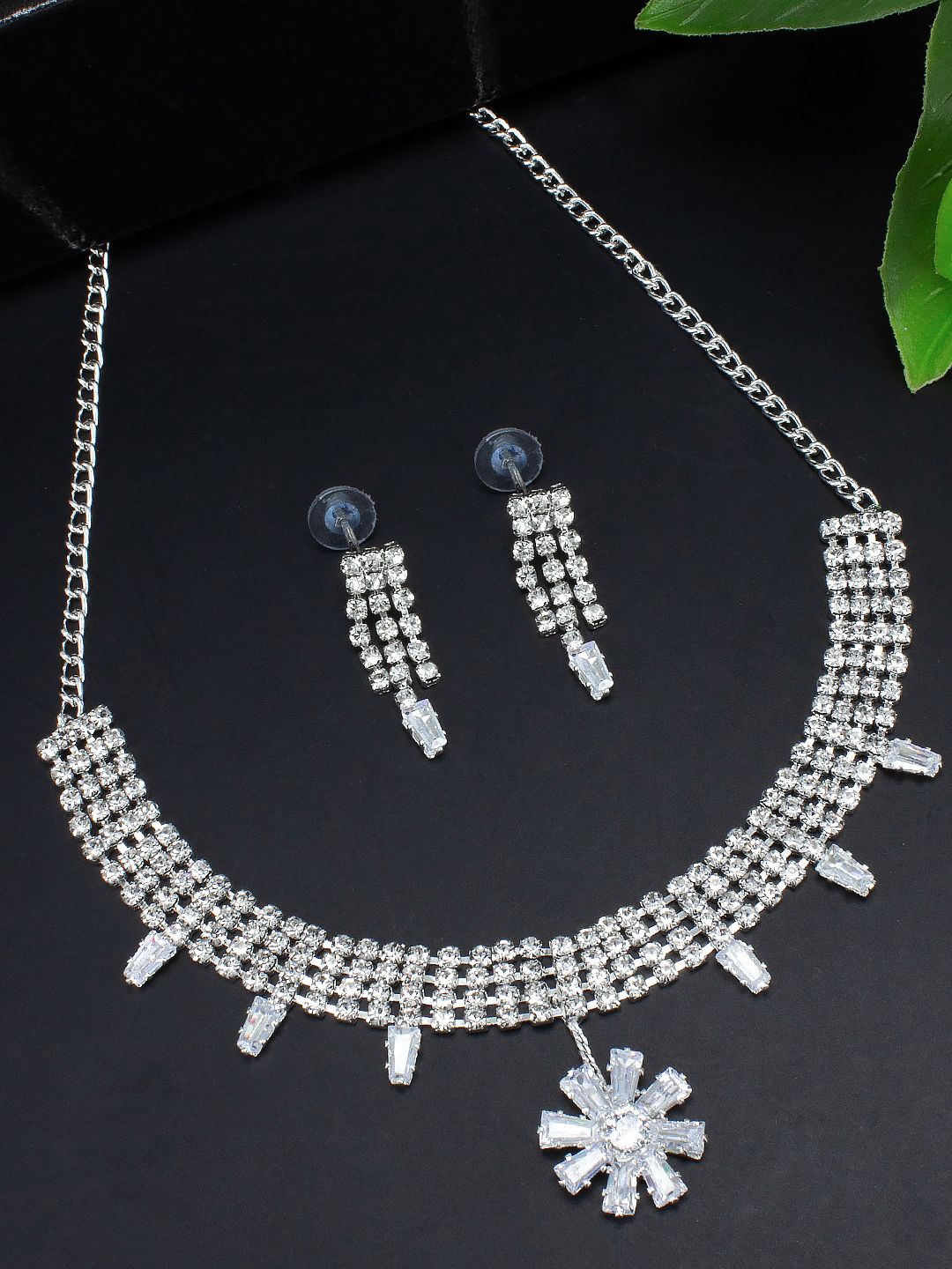 

PRIVIU Silver Plated Rhinestone Studded Floral Jewellery Set