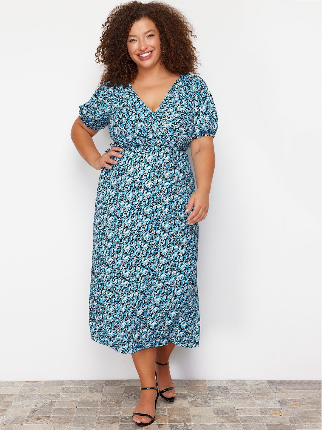 

Trendyol Floral Printed Puff Sleeves Midi Empire Dress, Blue