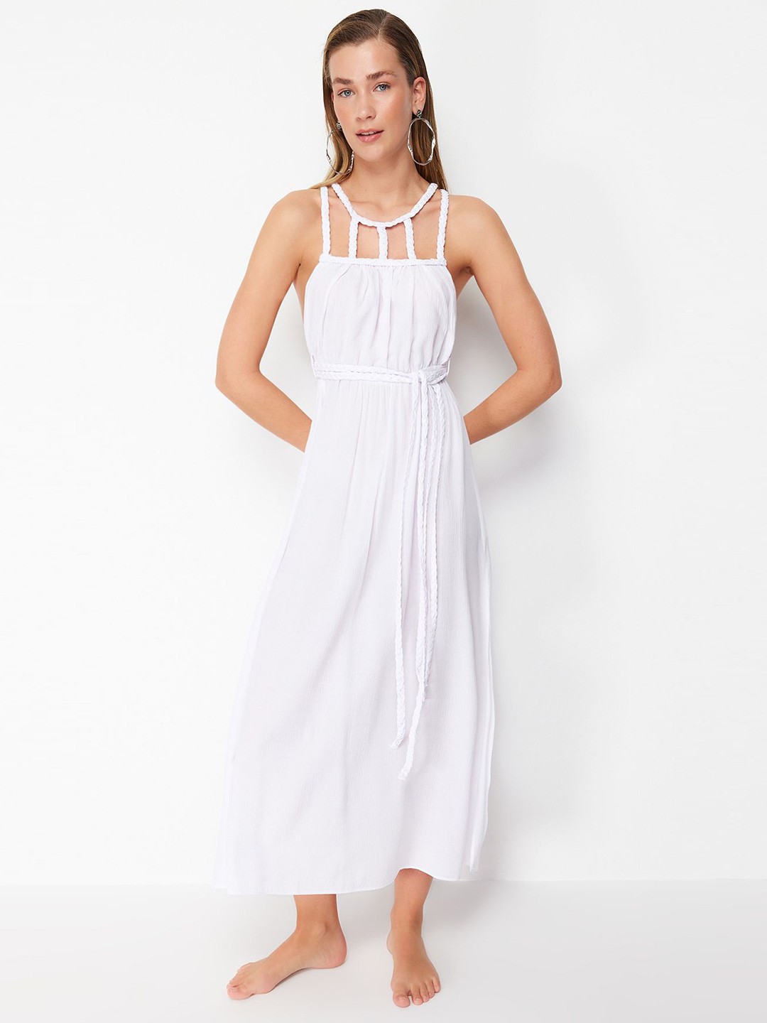 

Trendyol White Fit & Flare Maxi Dress