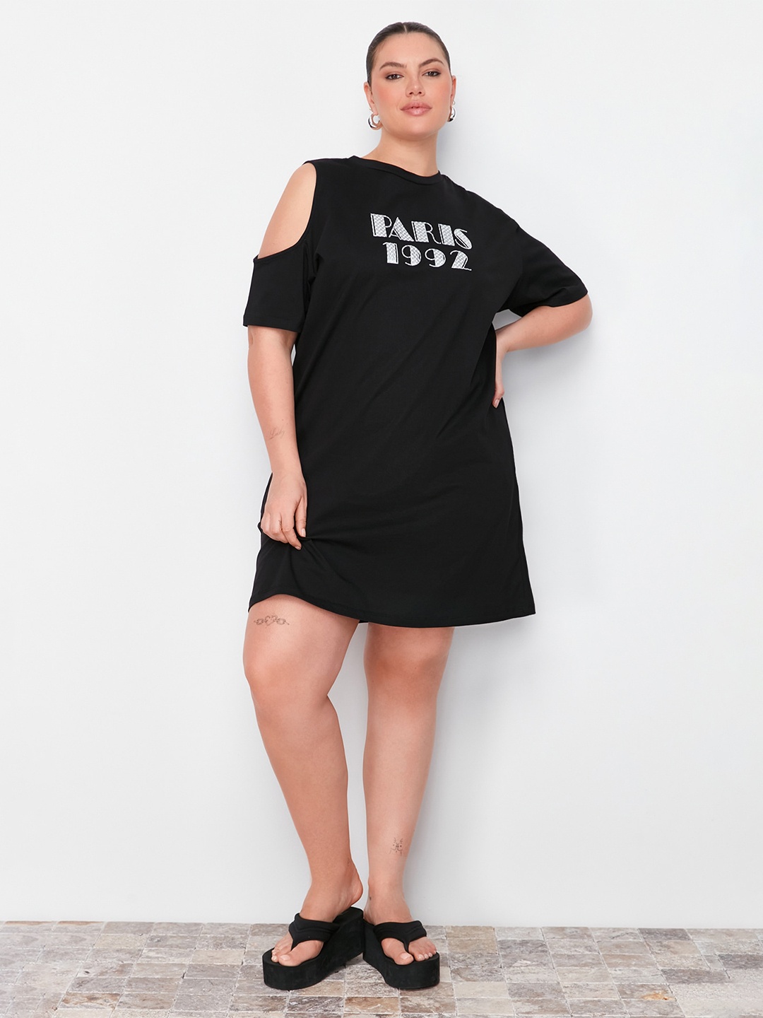 

Trendyol Round Neck Cold-Shoulder Print Cotton A-Line Dress, Black