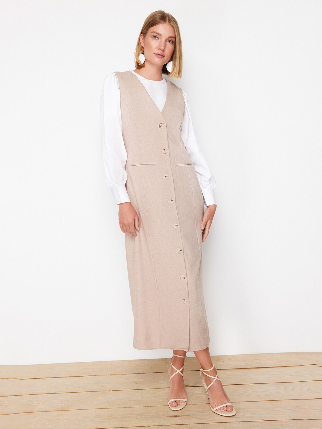 

Trendyol V-Neck Cuffed Sleeves Maxi Dress, Beige