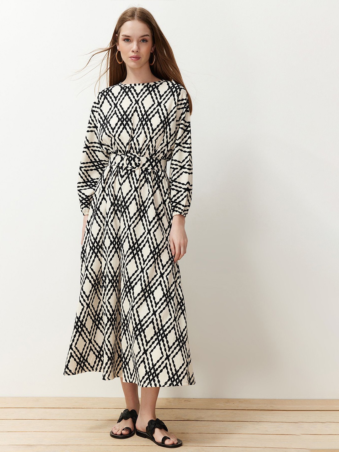 

Trendyol Geometric Printed Fit & Flare Midi Dress, White