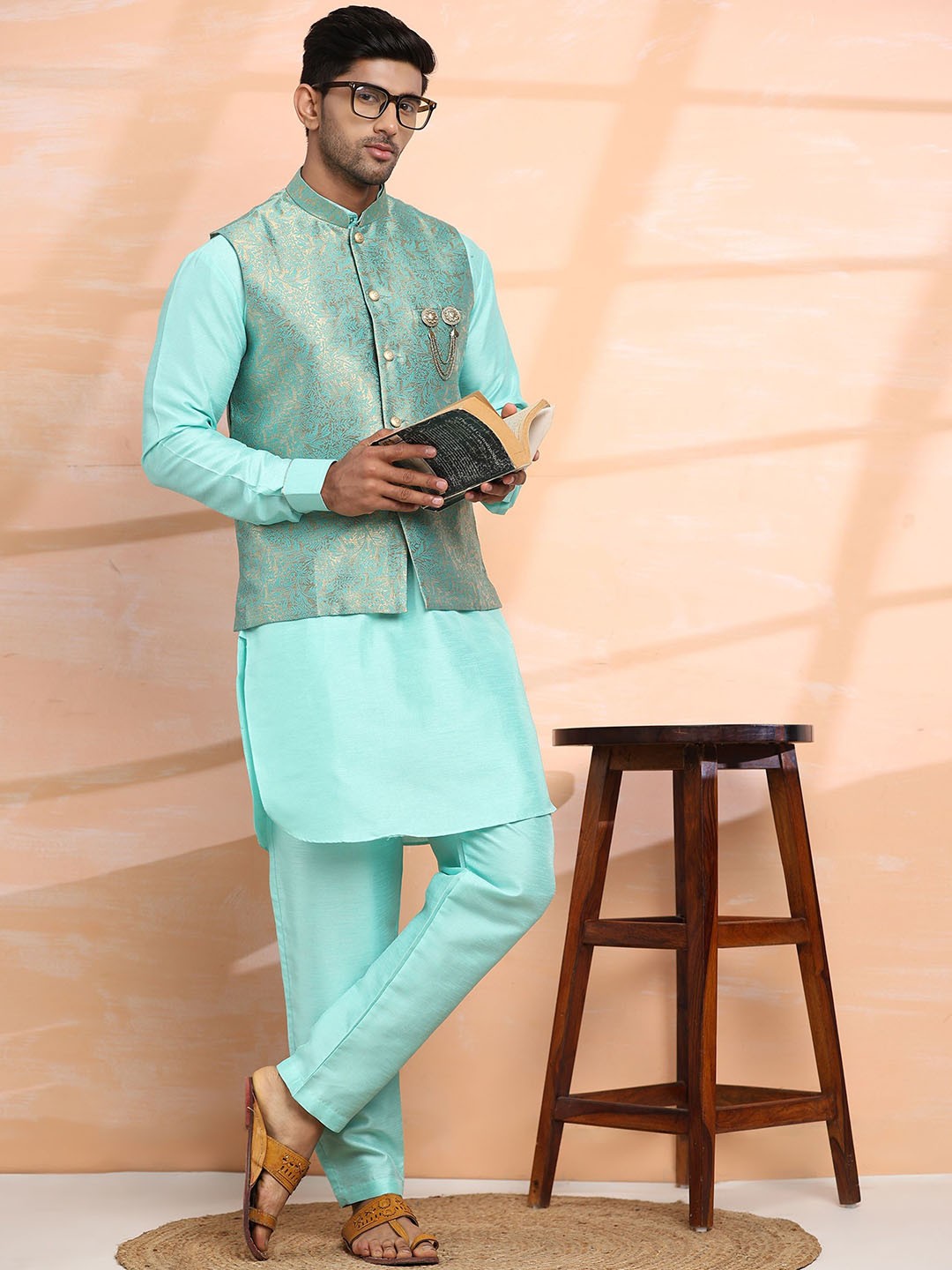 

Pro-Ethic STYLE DEVELOPER Mandarin Collar Jacquard Straight Pure Silk Kurta With Trouser, Turquoise blue