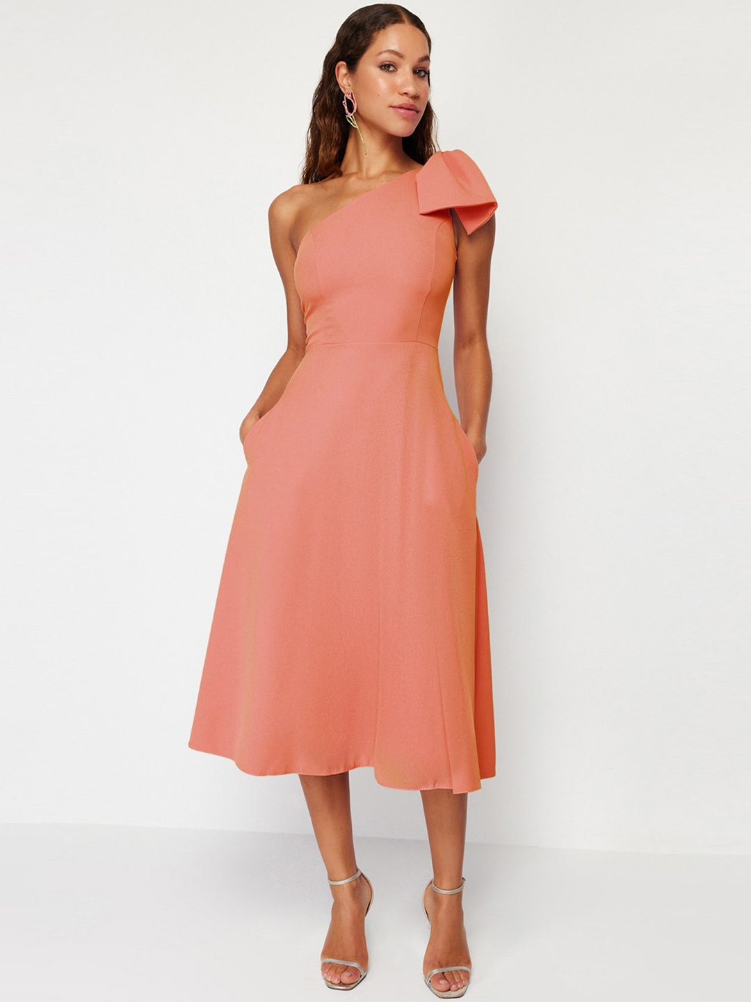 

Trendyol Women One-Shoulder Bow Detail Fit and Flare Midi Casual Dress, Peach
