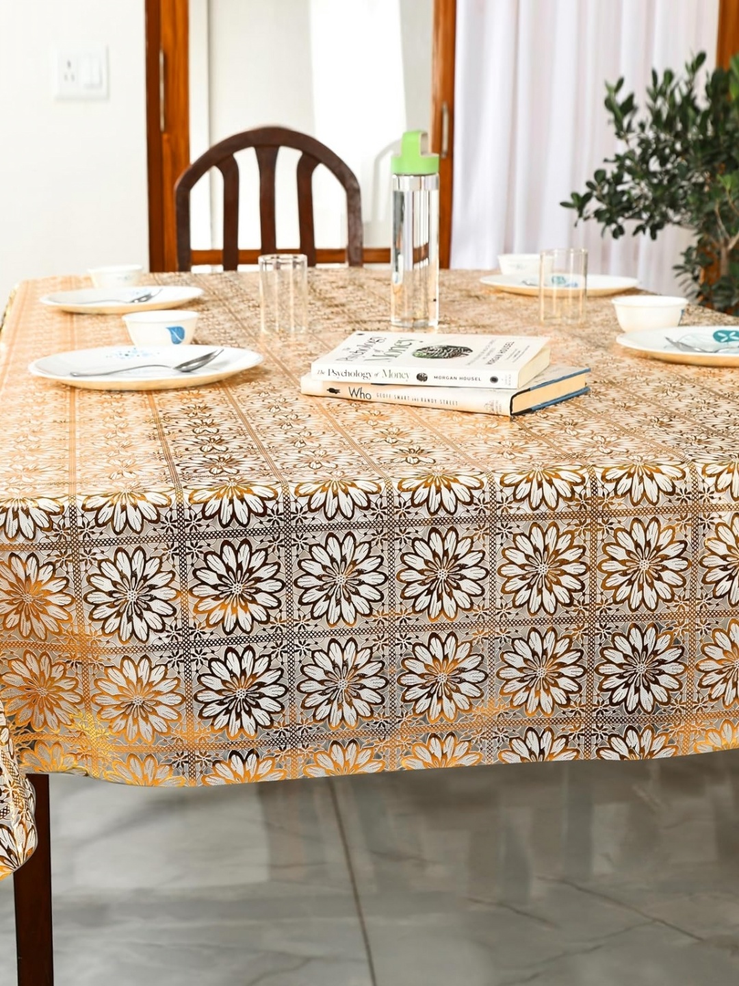 

Homerz Gold-Toned Floral Printed Rectangle 6-Seater Table Cover