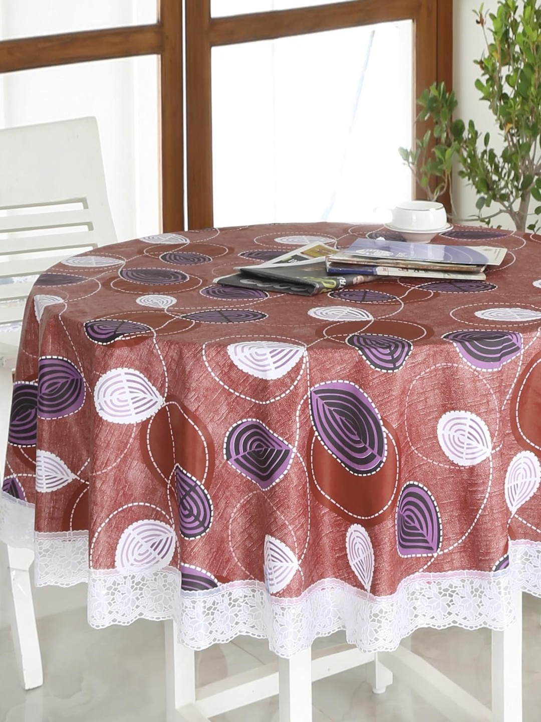 

Homerz Mauve Geometric Printed Round 4-Seater Table Cover