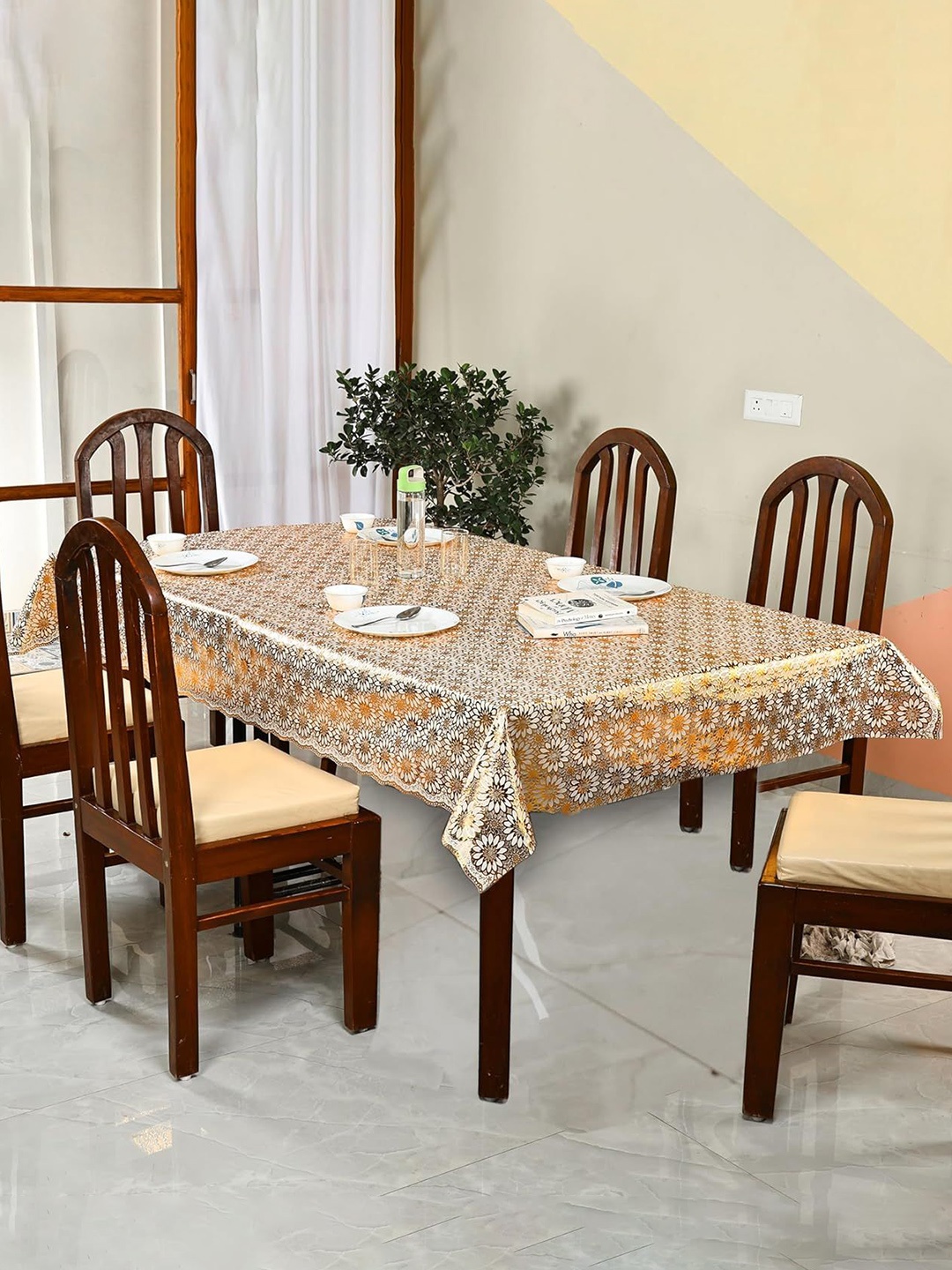 

Homerz Gold-Toned Floral 8-Seater Table Cover