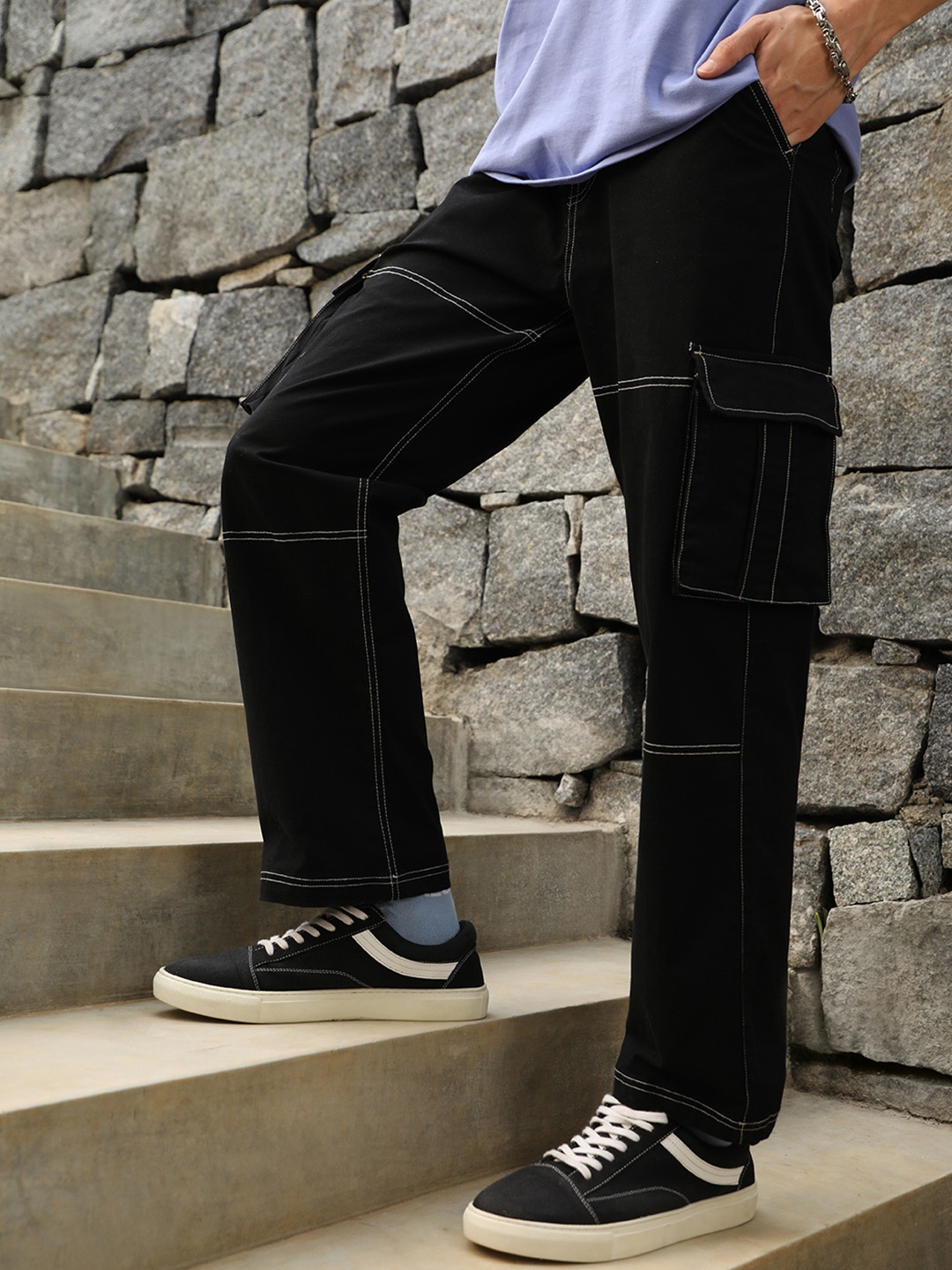 

NOBERO Men Solid Straight Fit Cargo Pants, Black