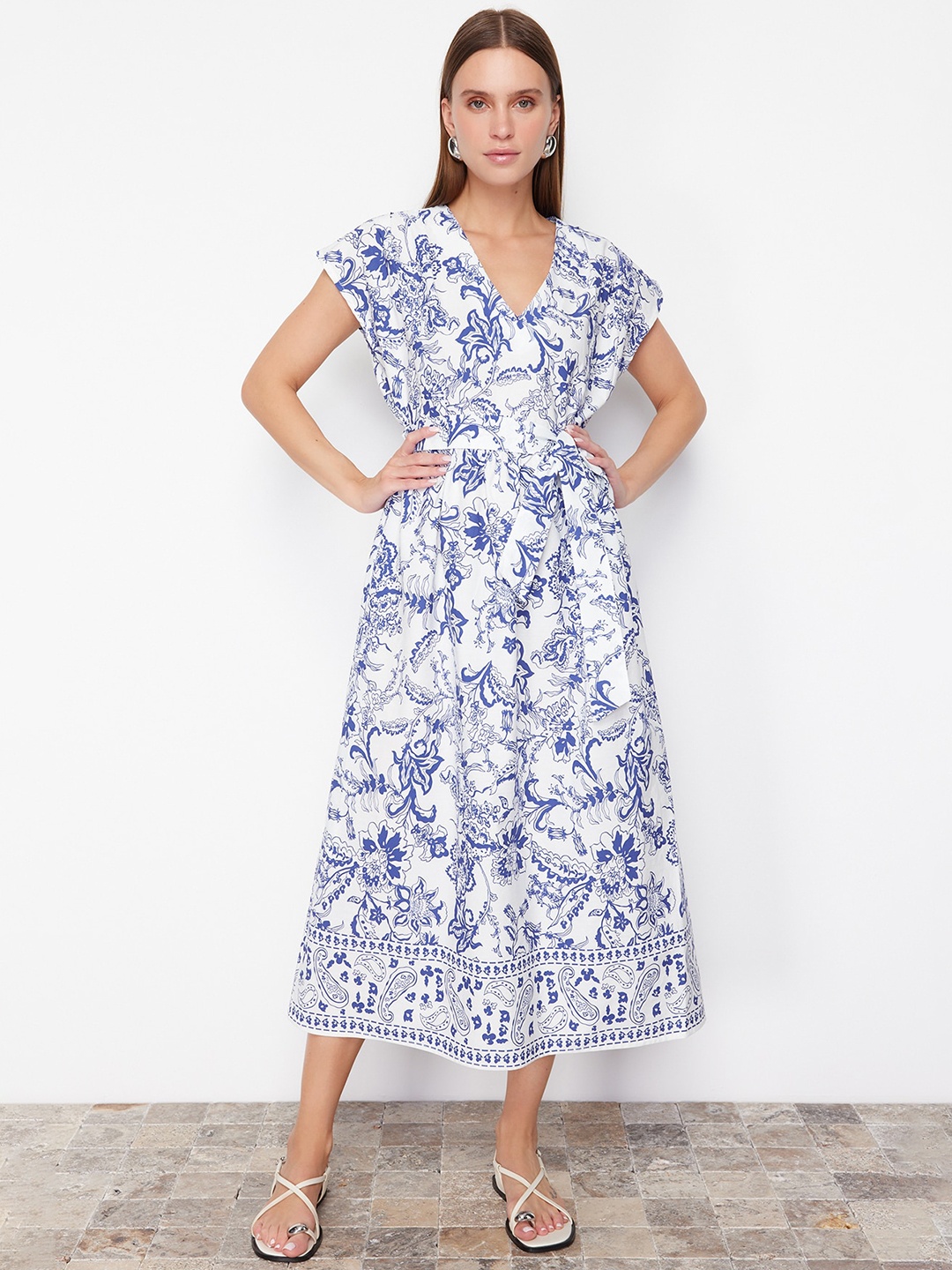 

Trendyol Floral Printed V-Neck Extended Sleeves Fit & Flare Pure Cotton Midi Dress, White