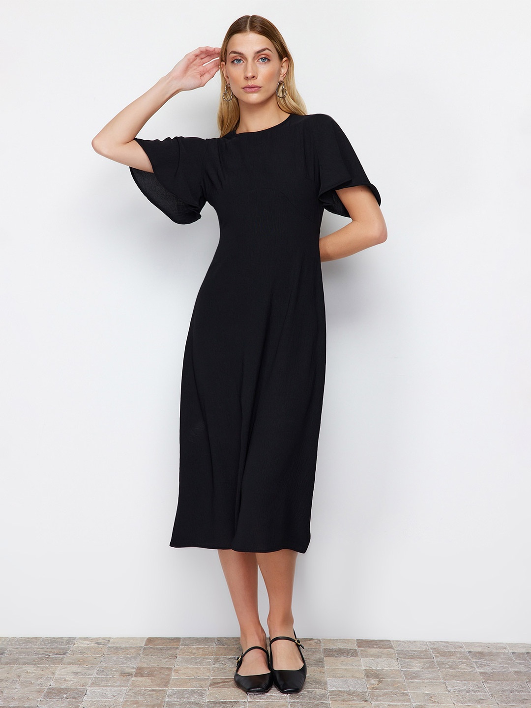 

Trendyol Round Neck Flared Sleeves Tie-Ups Midi A-Line Dress, Black