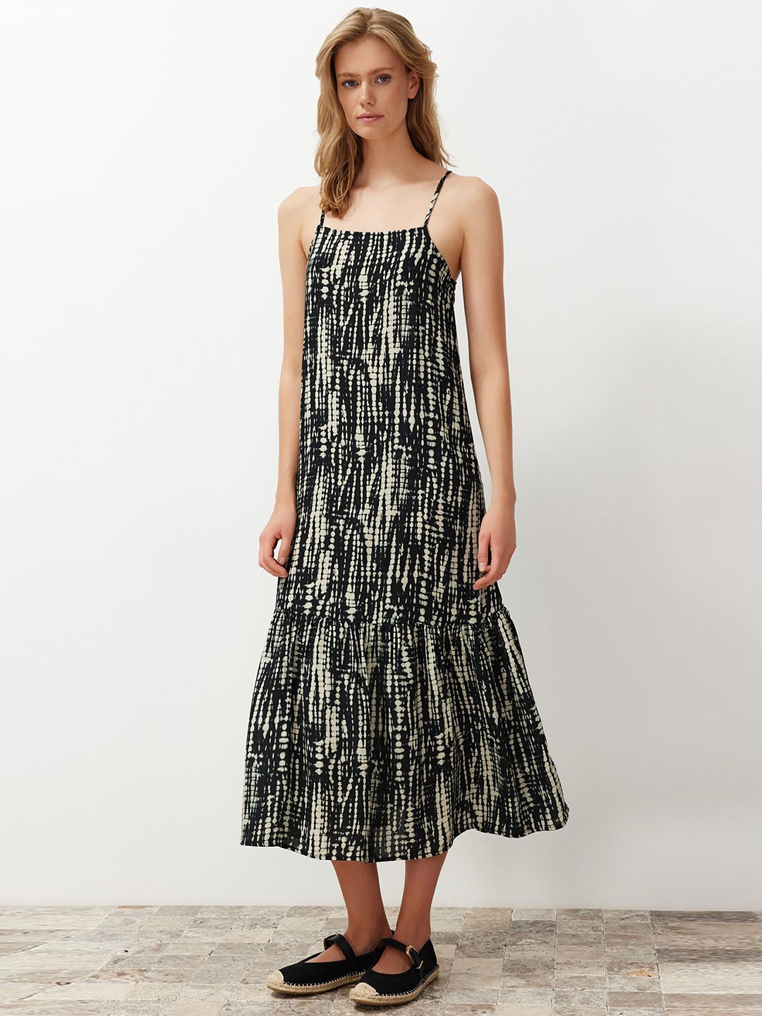 

Trendyol Shoulder Straps Print A-Line Midi Dress, Black