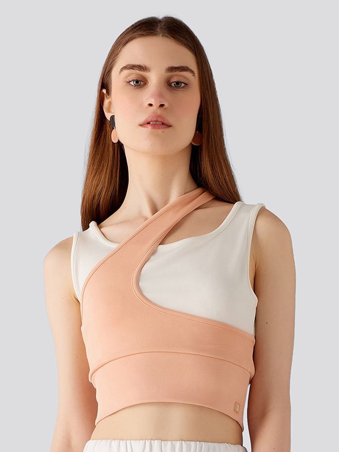 

Muvazo Round Neck Styled Back Crop Top, Peach