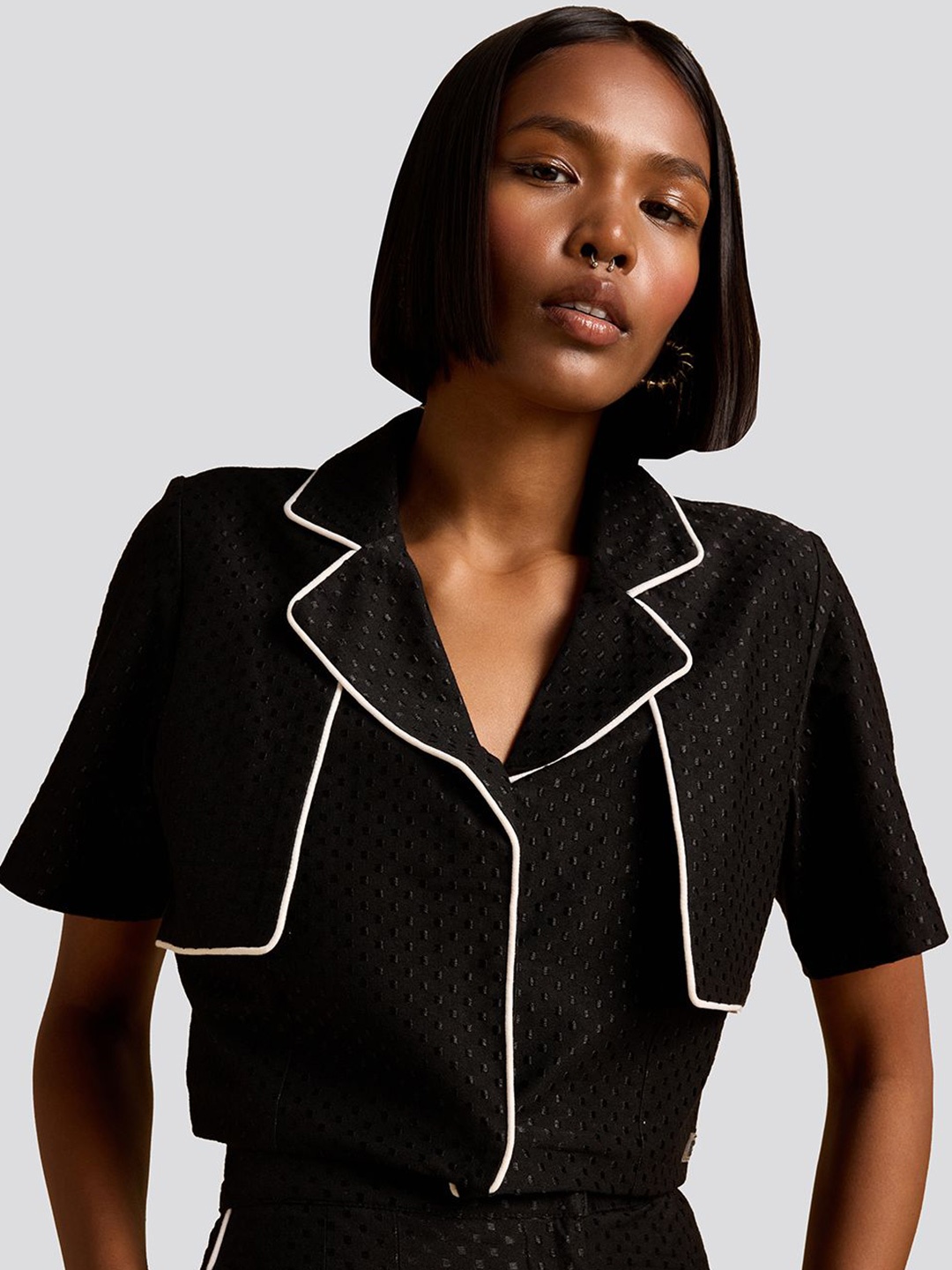 

Muvazo Self Design Lapel collar Top, Black