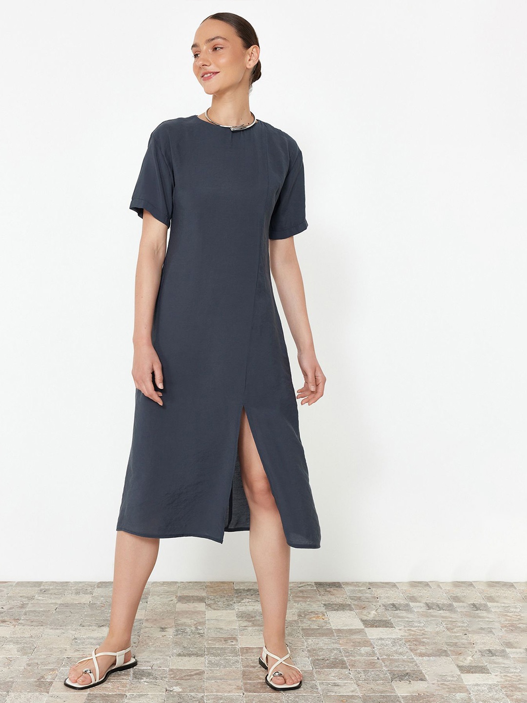 

Trendyol Round Neck T-shirt Dress with Front slit, Grey