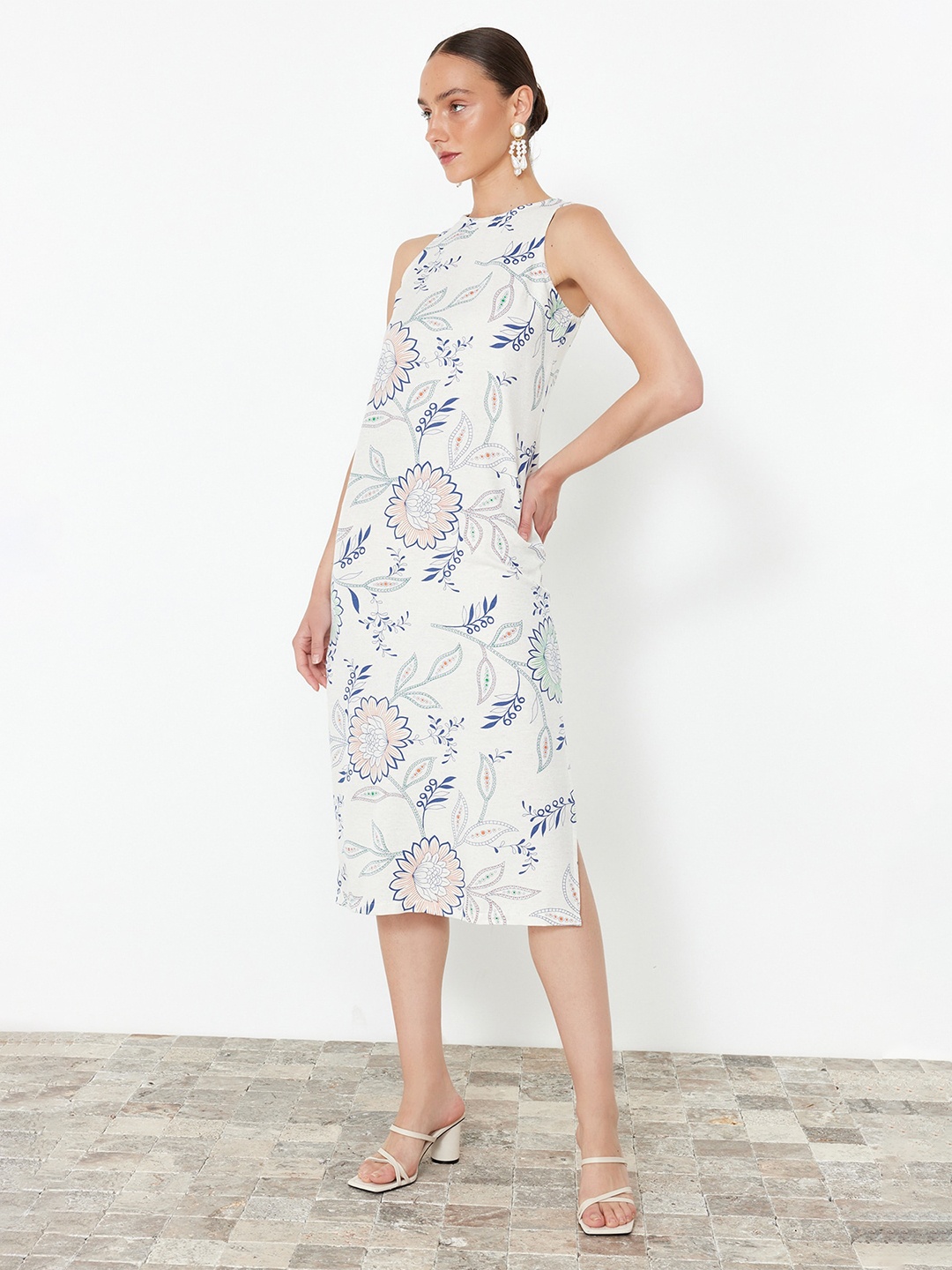 

Trendyol Floral Printed Round Neck Cotton Sheath Midi Dress, White