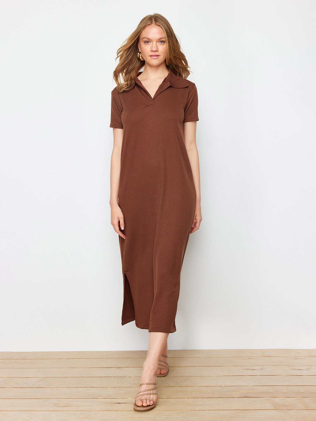 

Trendyol Shirt Collar Short Sleeves T-shirt Midi Dress, Maroon