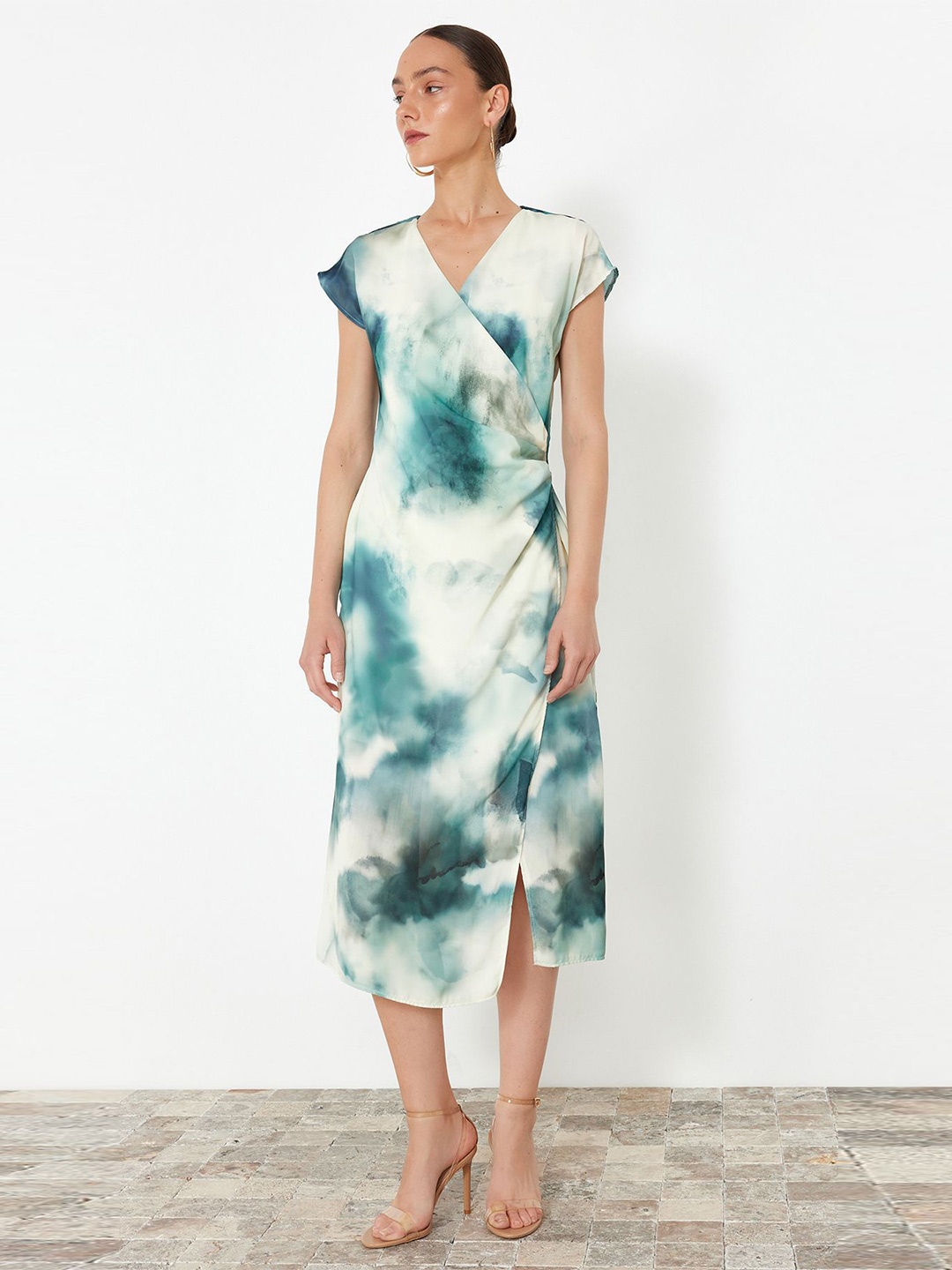 

Trendyol Tie And Dye Printed Wrap Midi Dress, White