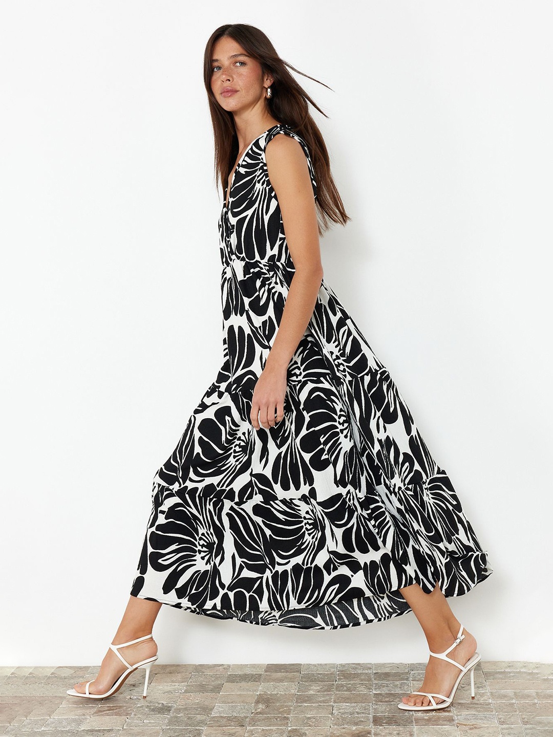 

Trendyol V Neck Sleeveless Printed Fit & Flare Midi Dress, Black
