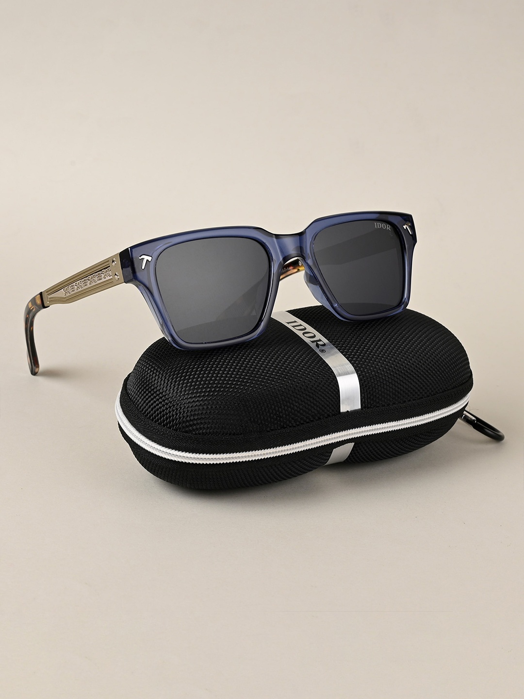 

IDOR Unisex Square Sunglasses with Polarised and UV Protected Lens IDOR-98165-SLVBLU-BLK, Black