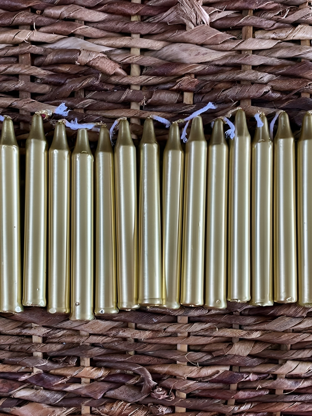 

atorakushon Gold-Toned 50 Pieces Cylinderical Pillar Candle
