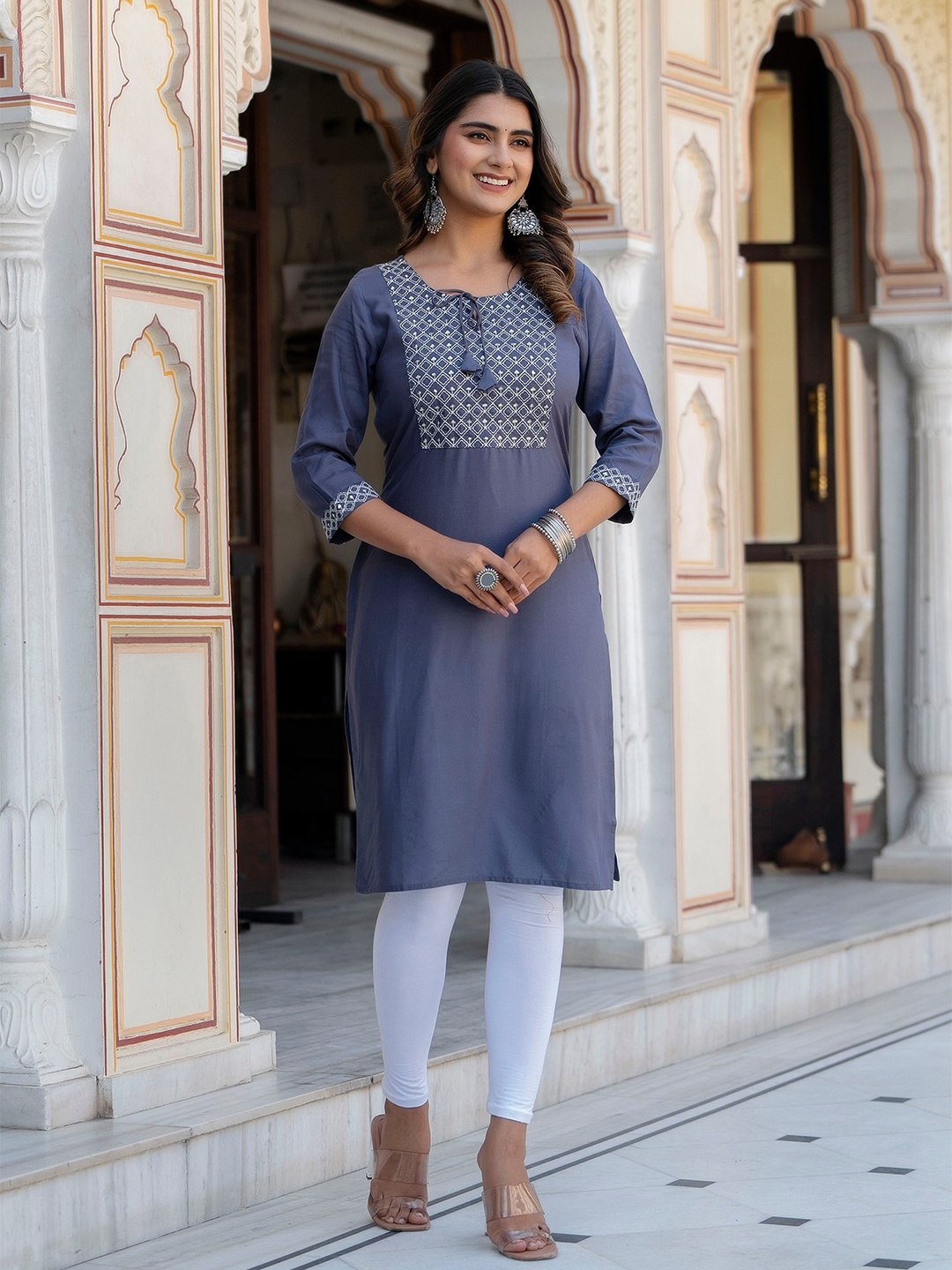 

MF Hayat Round Neck Embroidered Straight Kurta, Grey