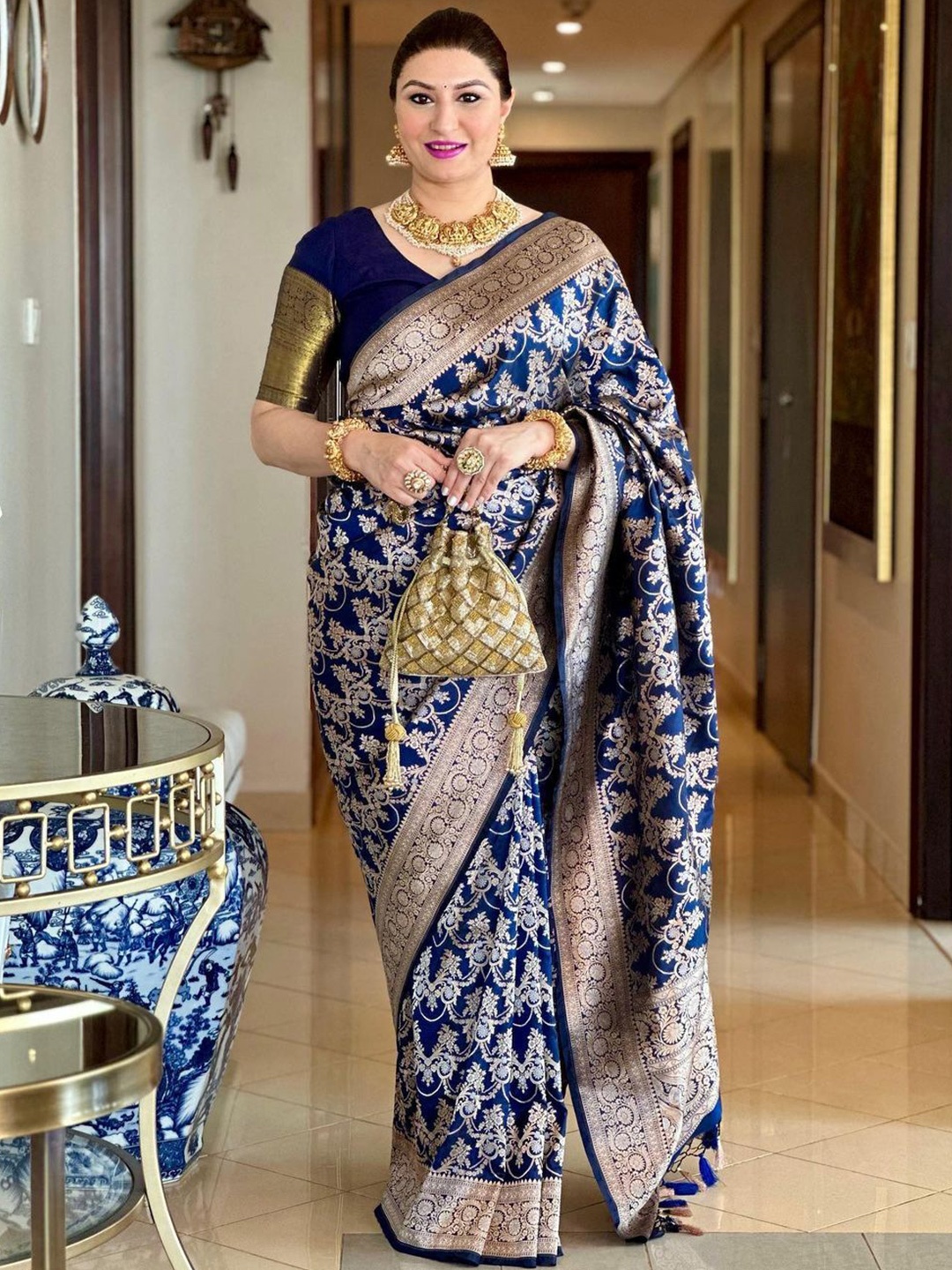 

RASVRITI Woven Design Zari Pure Silk Kanjeevaram Saree, Navy blue