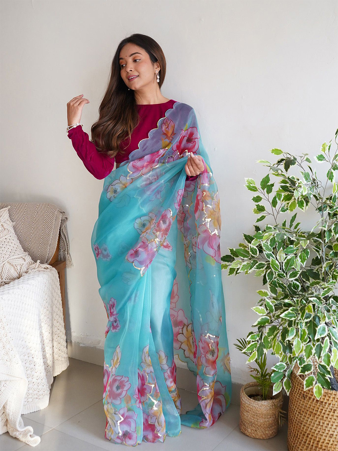

elora Floral Printed Sequinned Organza Saree, Blue