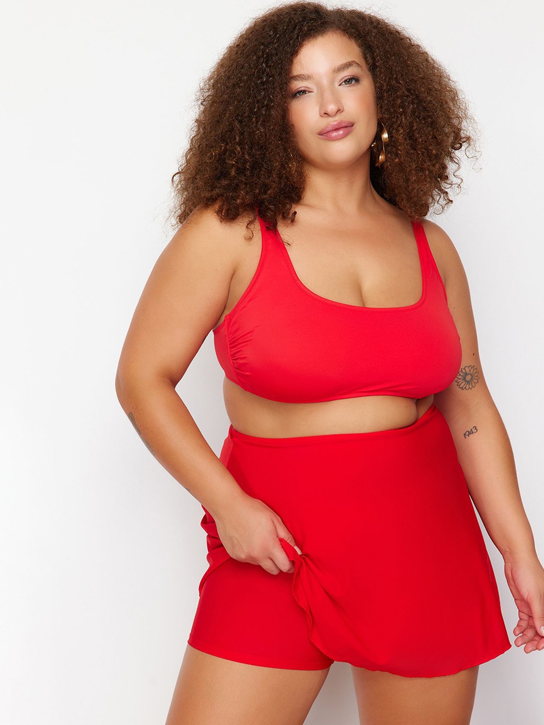 

Trendyol Plus Size Mid-Rise Briefs, Red